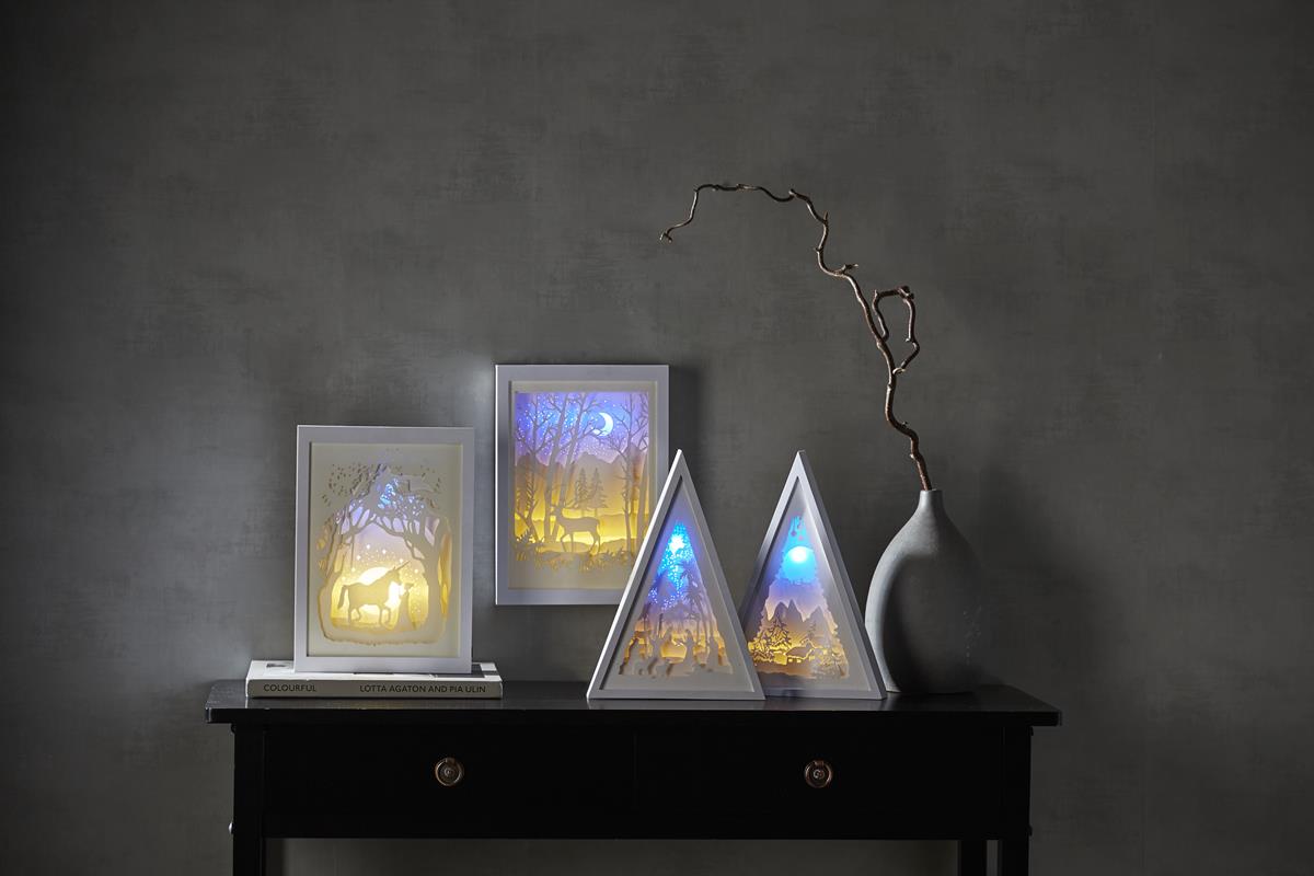 LED-Bild "Scenery"- Hirsch - Material: Kunststoff - weiss - 16 LED - mit Batterie oder Trafo - Timer