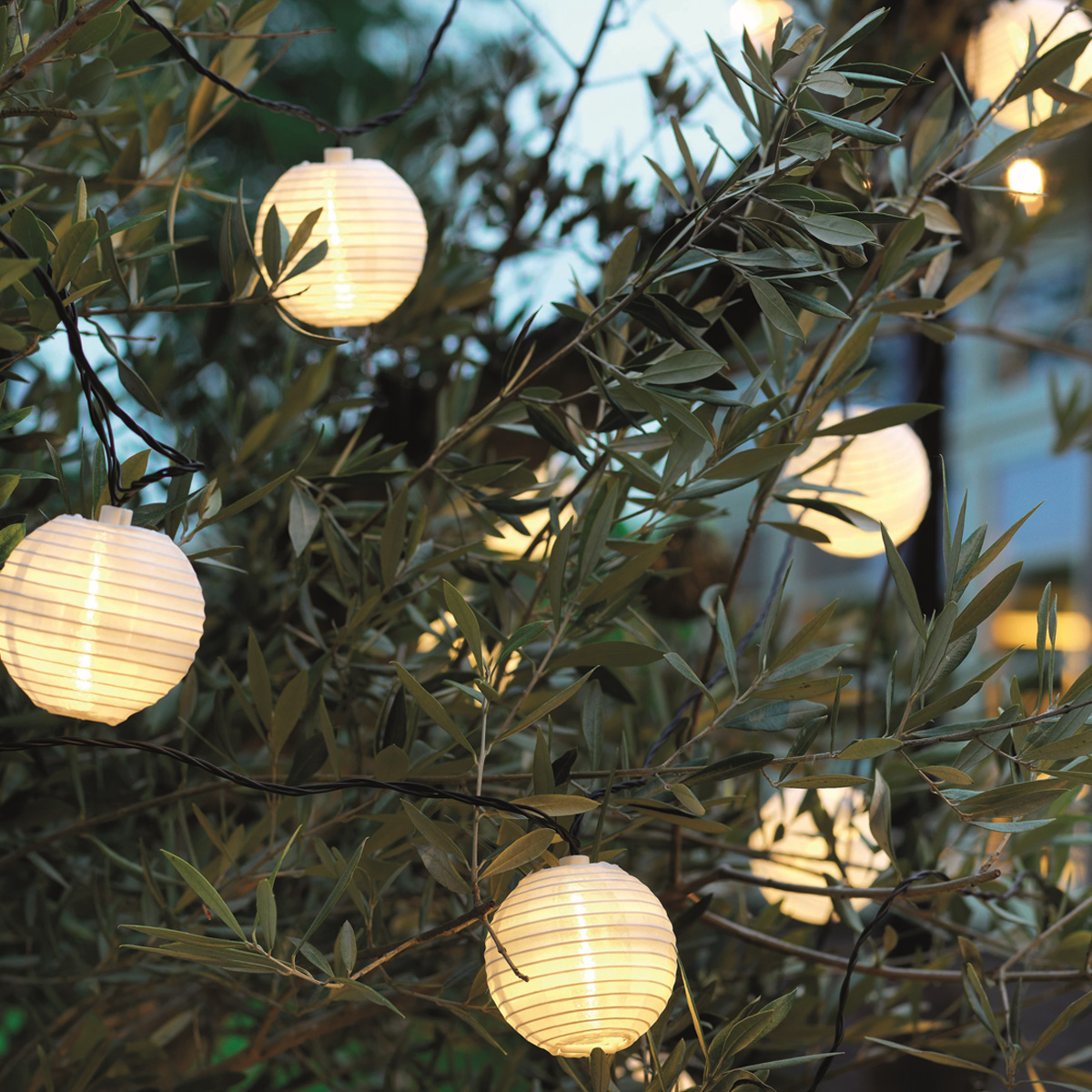 LED Solar Lichterkette LAMPION - 10 warmweiße LED - L: 4,5m - weiße Lampions