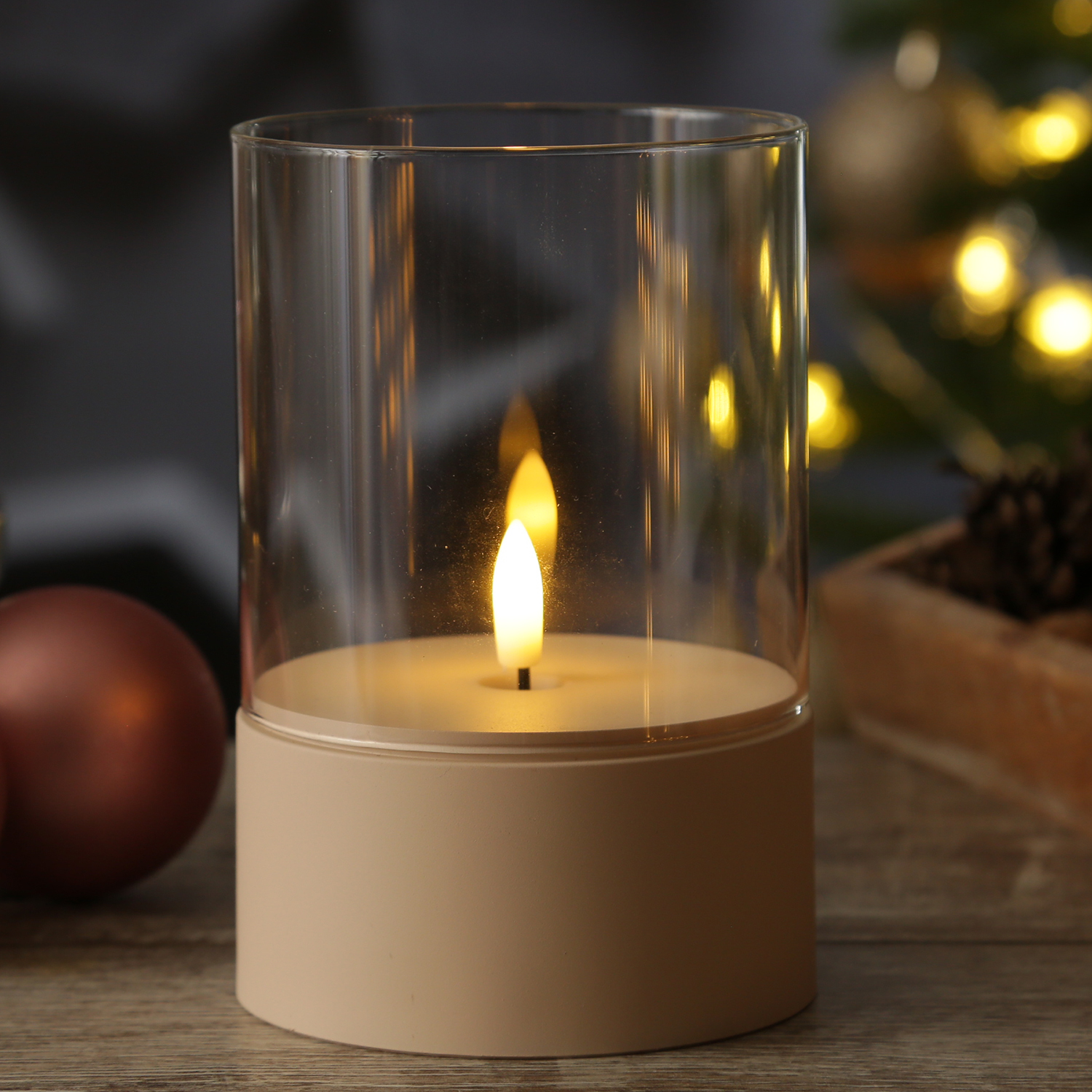 LED Windlicht - LED Kerze im Glas - 3D Flamme - Batteriebetrieb - Timer - H: 15cm - D: 10cm - creme