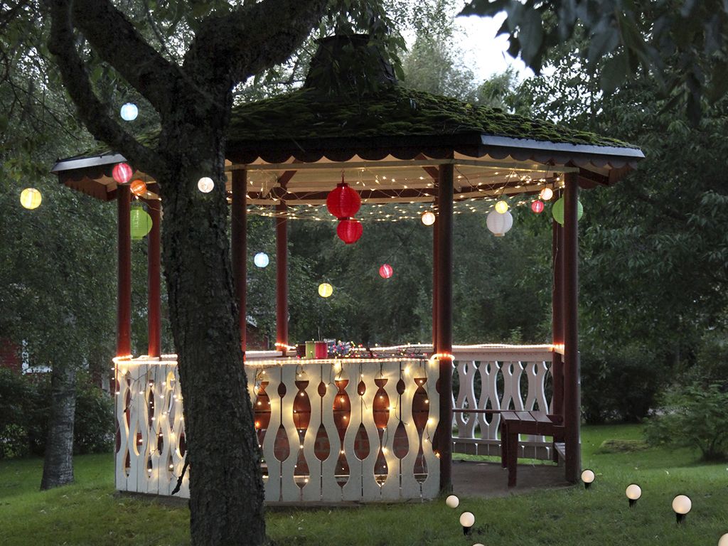 LED Solar Lampion "Festival" - kaltweiße LED - D: 20cm - Dämmerungssensor - mit Montagehaken - weiß