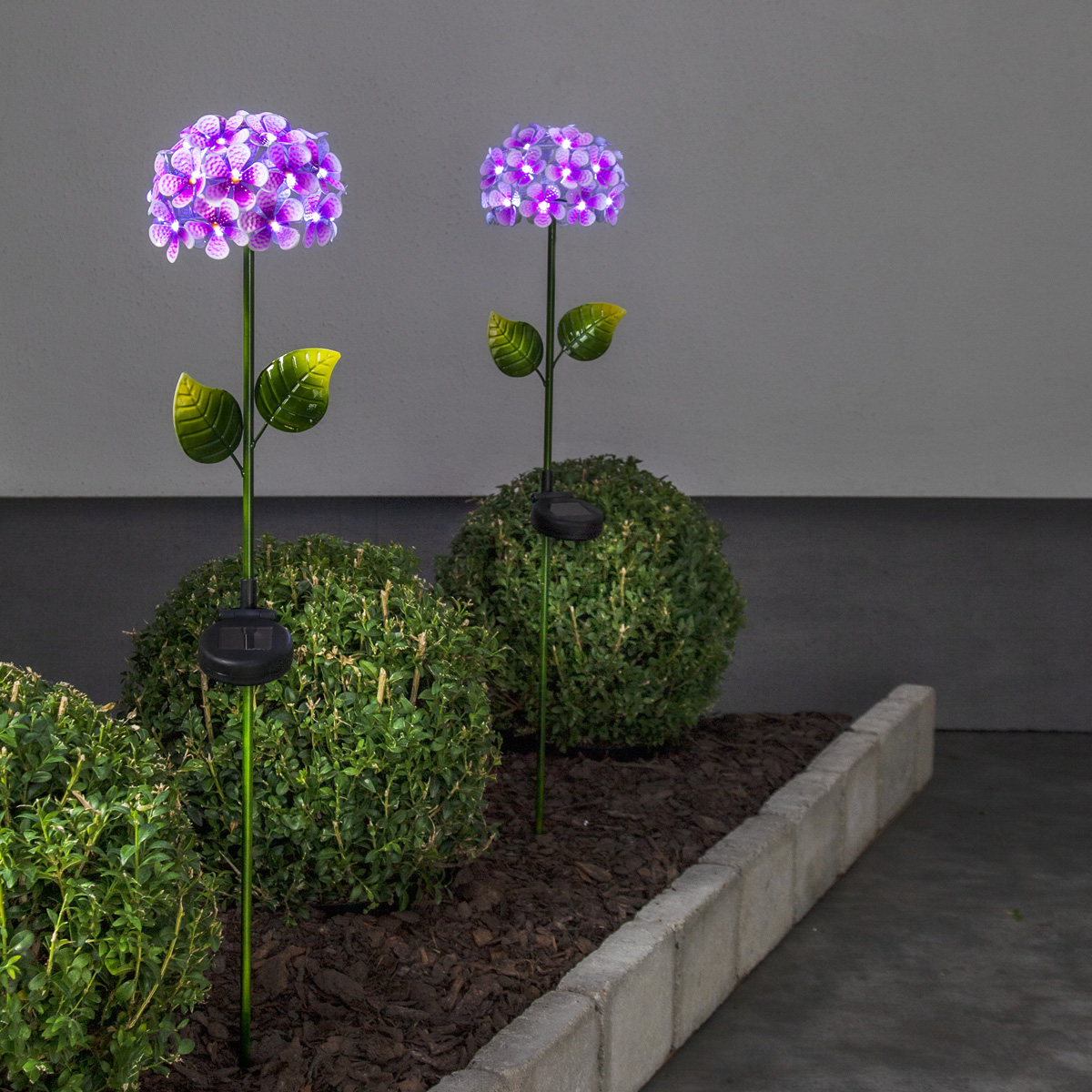 LED Solarstab "Hortensie" - pink - 27 kaltweiße LED - H: 77cm, D: 16cm - Dämmerungssensor