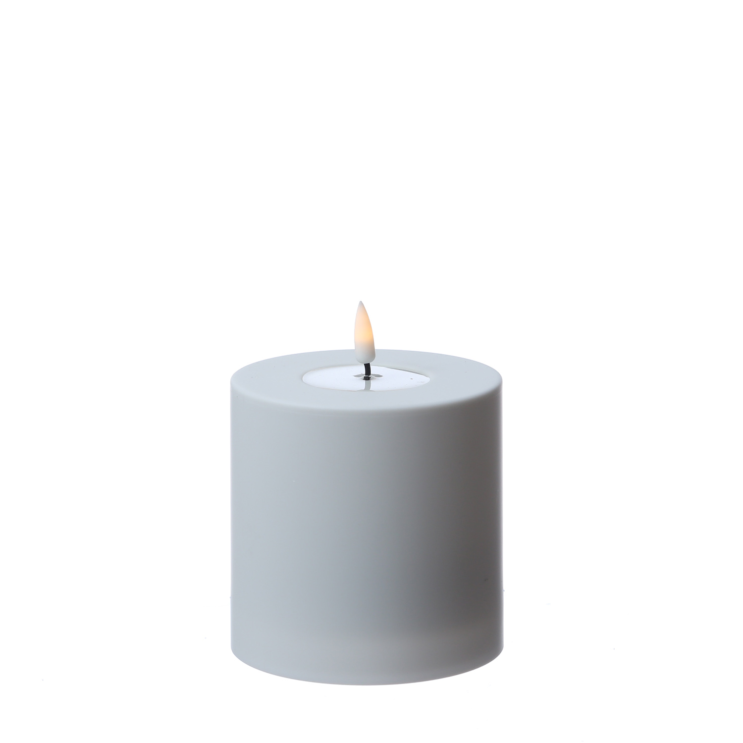 LED Stumpenkerze MIA - Kunststoff - realistische 3D Flamme - H: 10cm, D: 10cm - outdoor - weiß LED Stumpenkerze MIA - Kunststoff - realistische 3D Flamme - H: 10cm, D: 10cm - outdoor - weiß