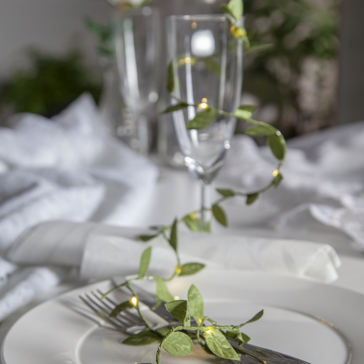 LED Lichterkette "Blätter" - 10 warmweiße LED - L: 95cm - Batteriebetrieb - grüne Blätter