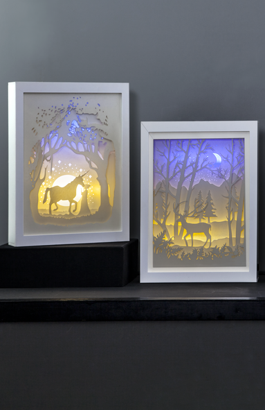 LED-Bild "Scenery"- Hirsch - Material: Kunststoff - weiss - 16 LED - mit Batterie oder Trafo - Timer