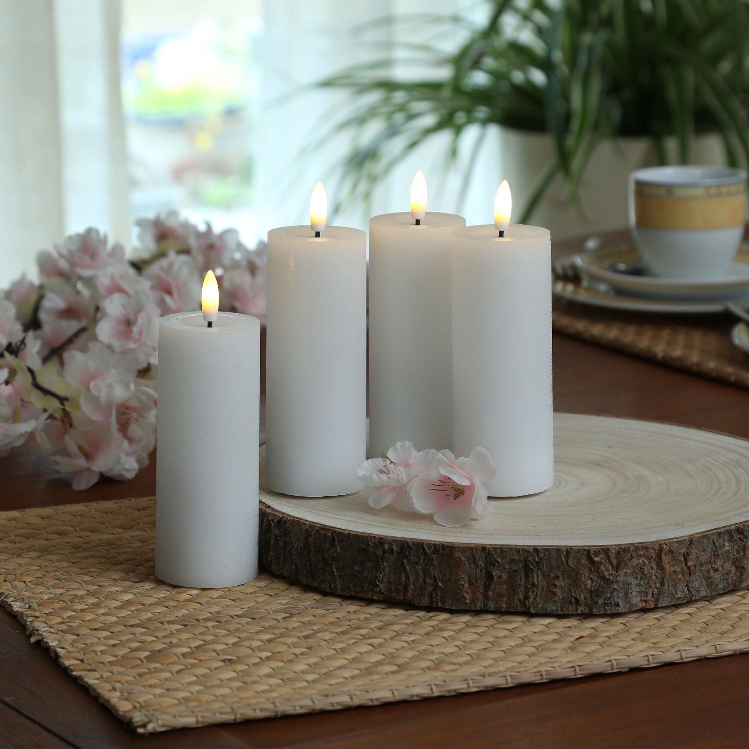 LED Kerzenset LINA - Rustik-Optik - Echtwachs - H: 12,5cm - D: 5cm - Timer - weiß - 4er Set