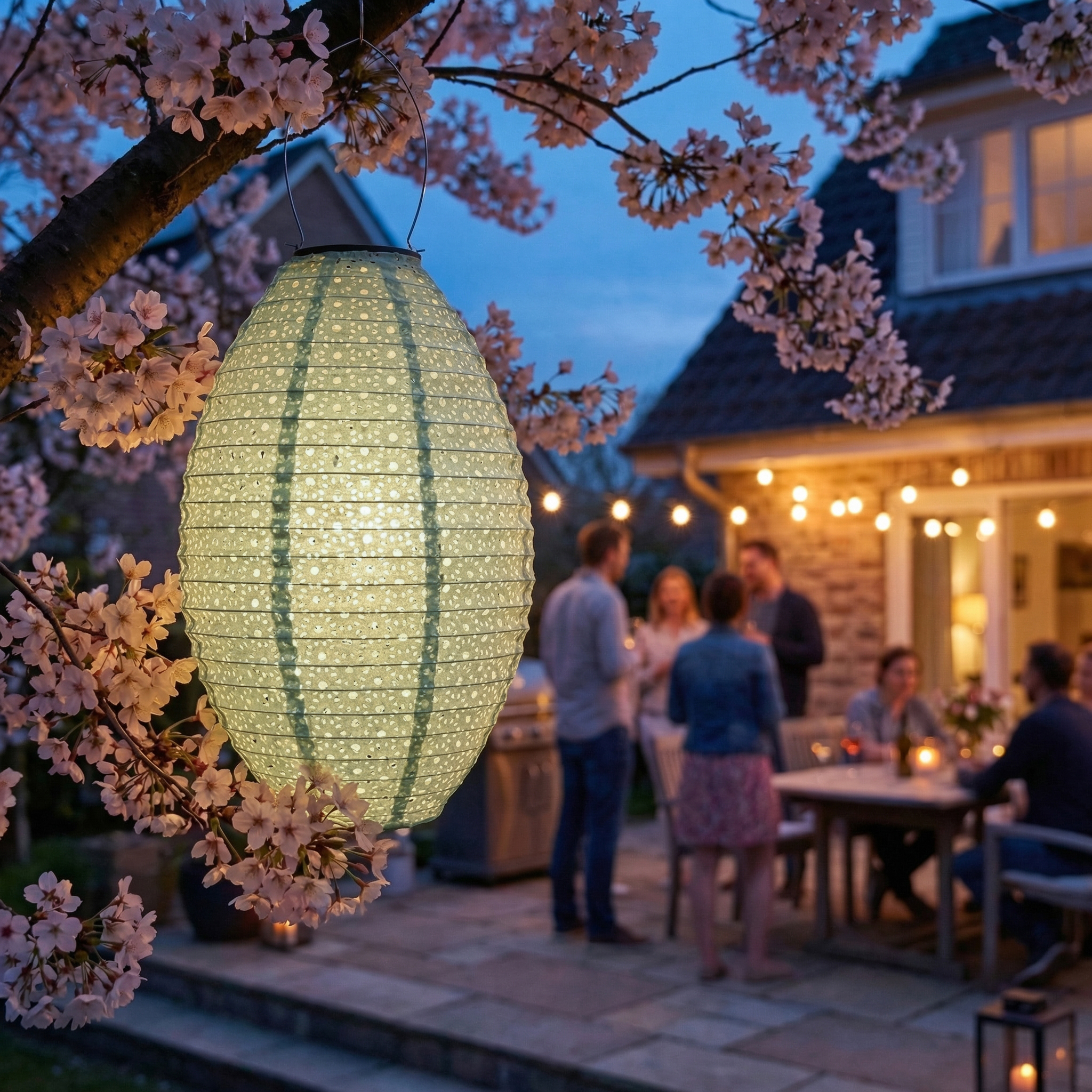 LED Solar Lampions oval - mit Blumenmuster - H: 38cm - D: 23cm - Lichtsensor - grün - 2er Set