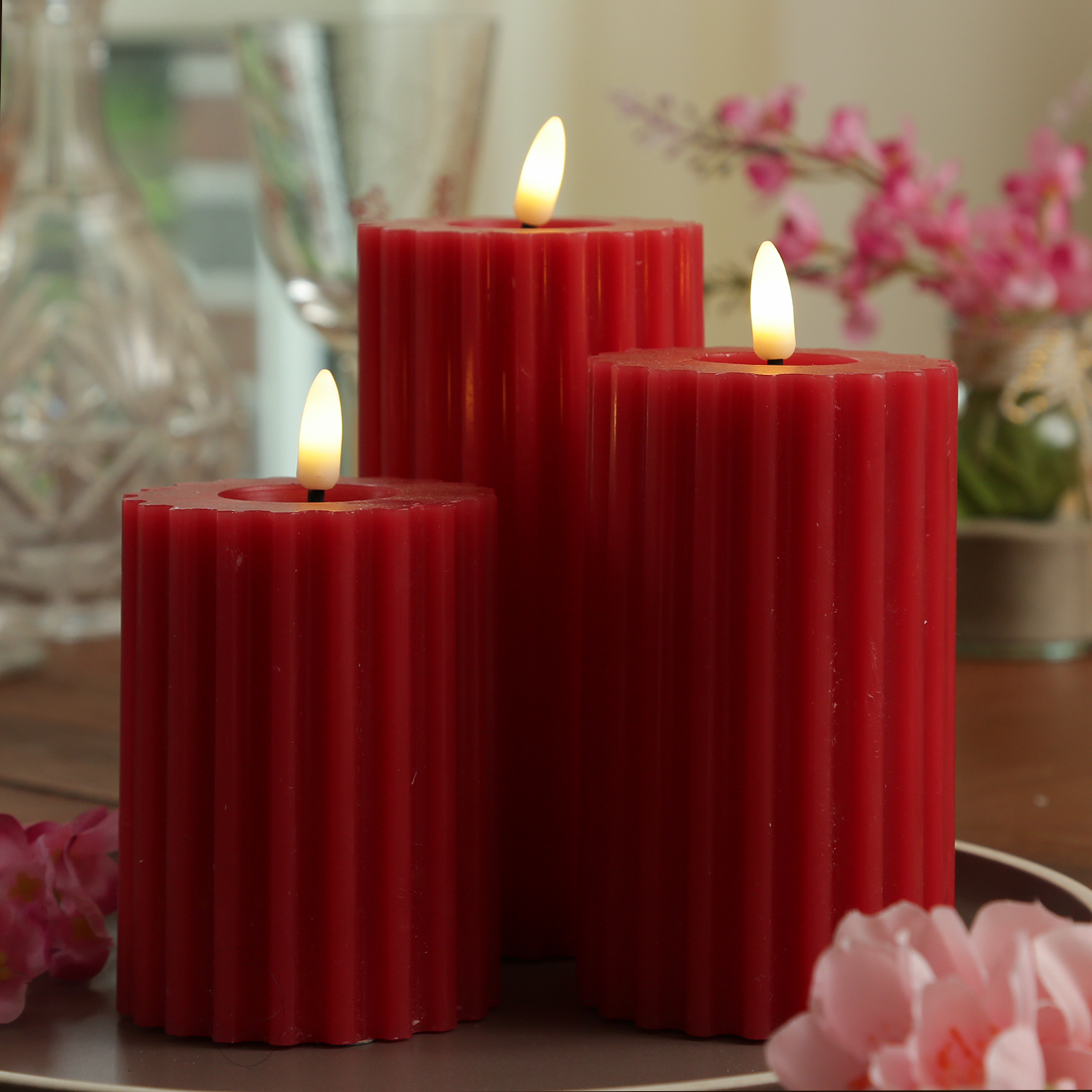 LED Kerze LIV - gerillt - Echtwachs - warmweiße 3D Flamme - H: 17,5cm - D: 7,5cm - Timer - rot