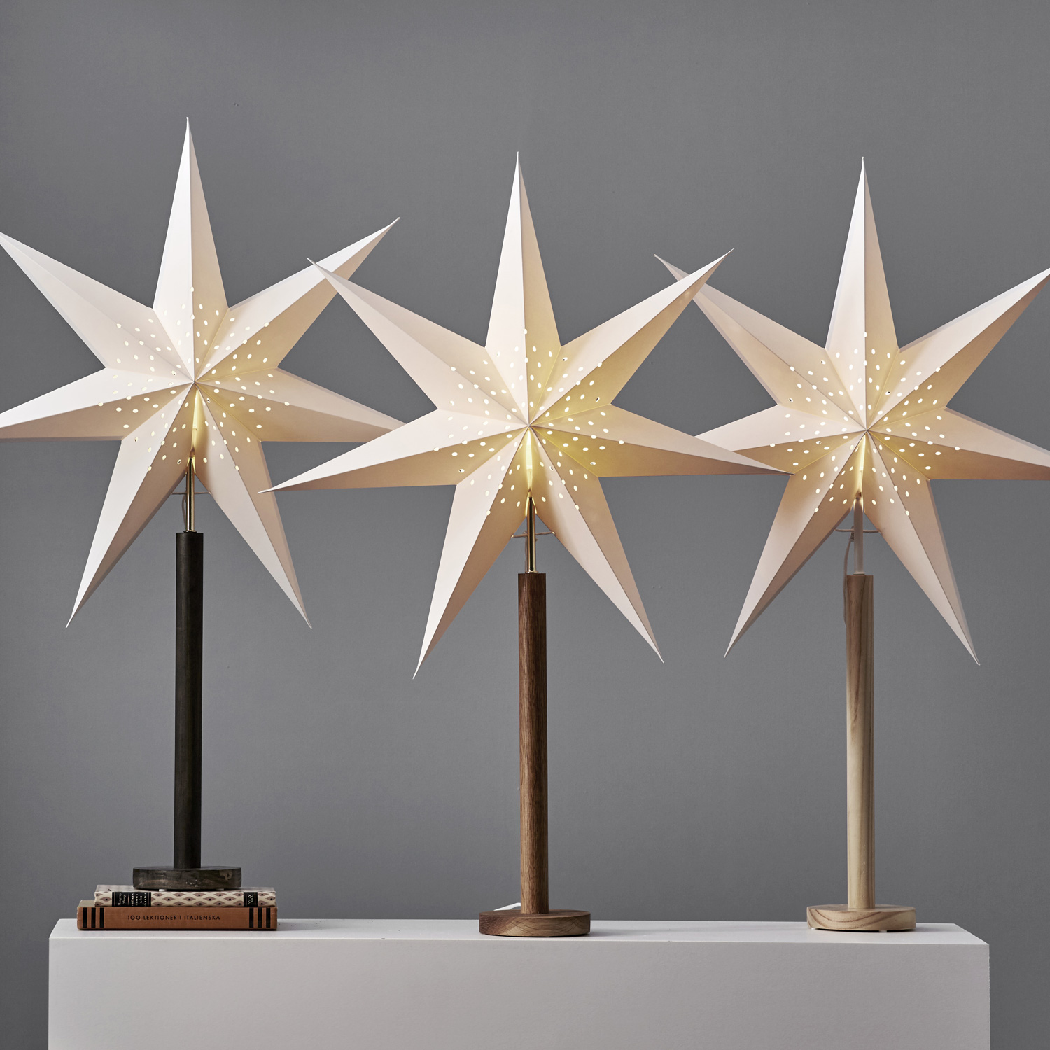 Papierstern/Stehleuchte  "Elice" - stehend - 7-zackig - Ø 60cm, H: 85cm - E14 Fassung - creme/eiche