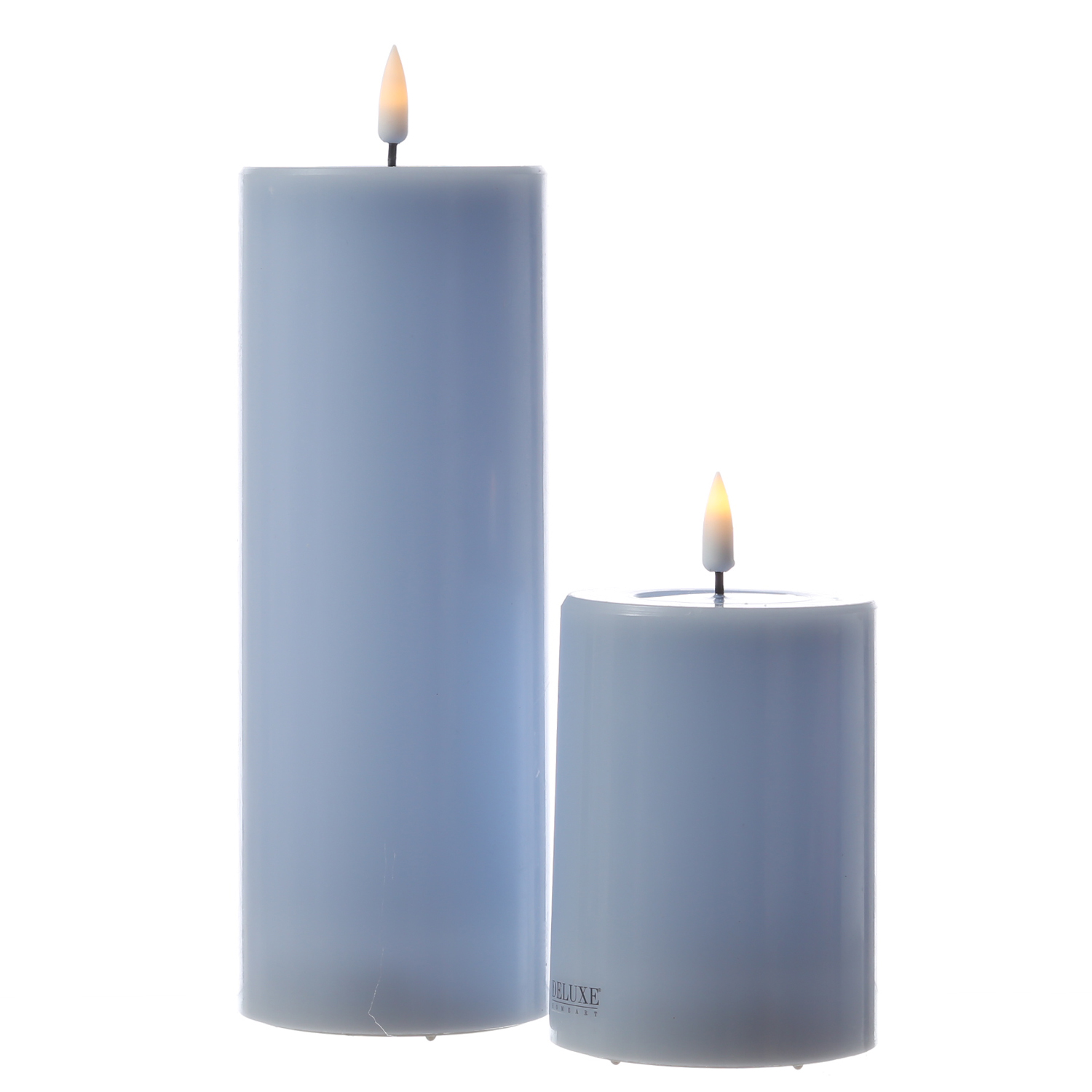 LED LED Stumpenkerze MIA - Echtwachs - realistische 3D Flamme - H: 20cm - D: 7,5cm - hellblauStumpenkerze MIA - Echtwachs - realistische 3D Flamme - H: 20cm - D: 7,5cm - hellblau