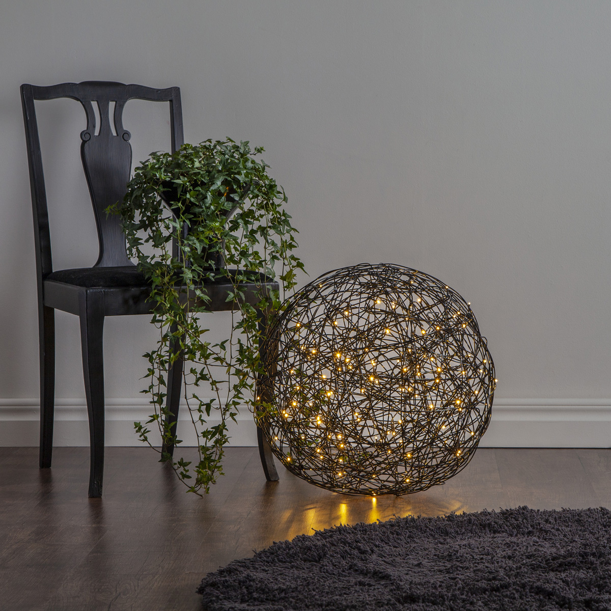 LED 3D Designkugel "Trassel" - D: 50cm - 150 warmweiße LED - Indoor & Outdoor - schwarz