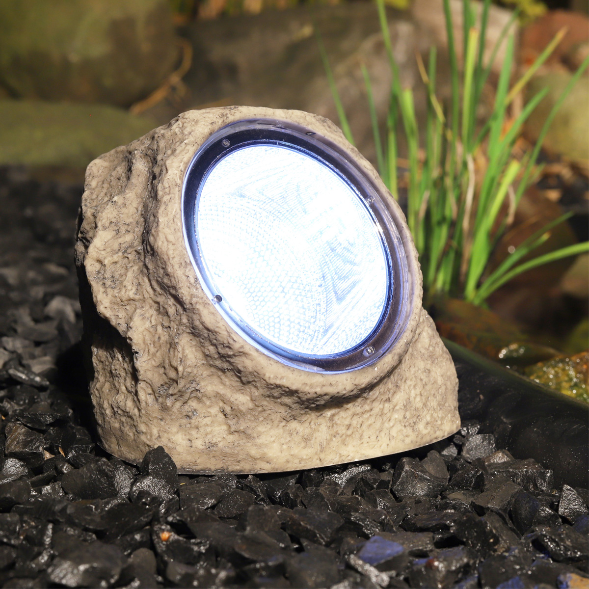 LED Solar Stein "Rocky" - Spot mit 4 kaltweißen LED - Dämmerungssensor - H: 11cm