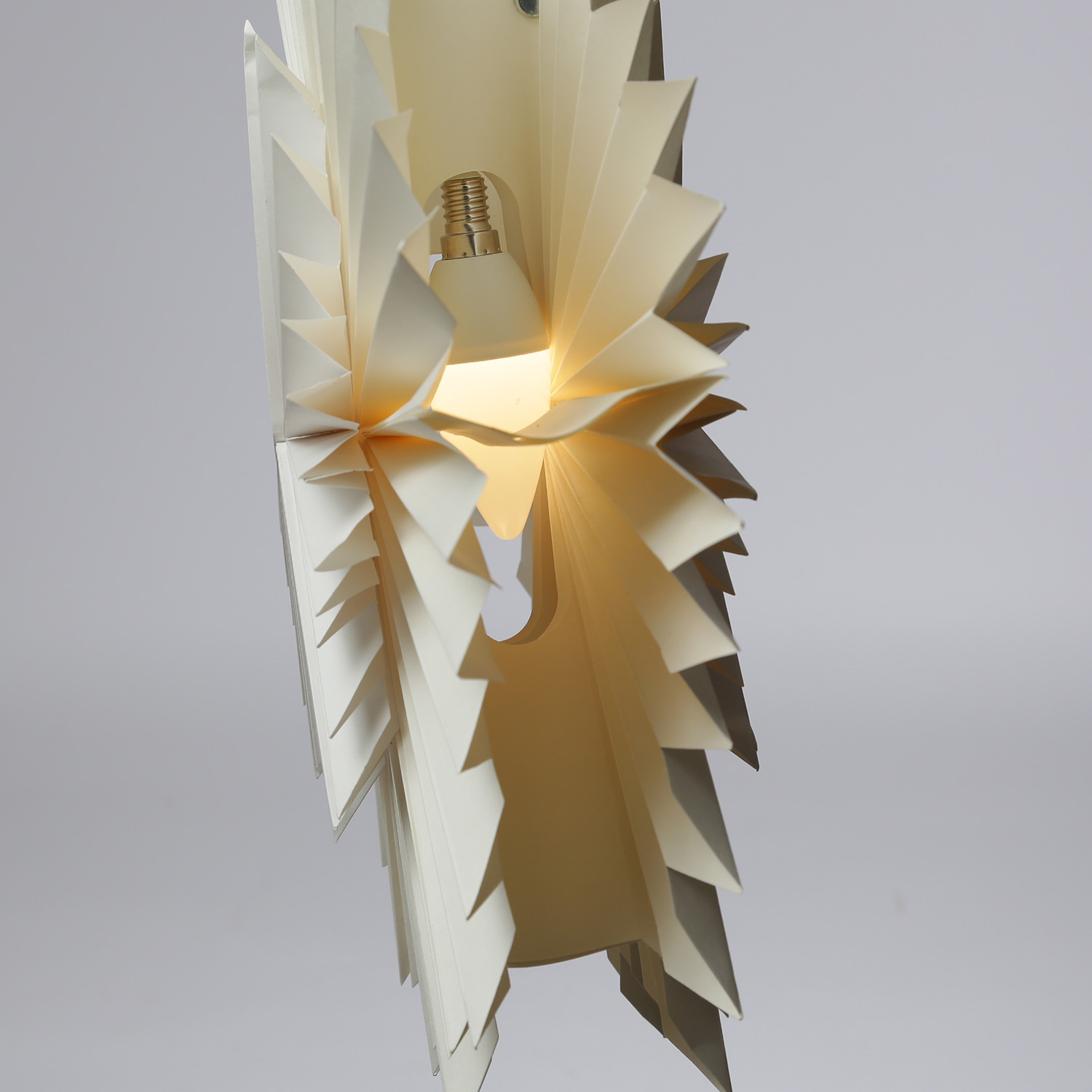 LED Papierstern EISBLUME - hängend - inkl. Kabel und LED Leuchtmittel - Timer - D: 60cm - weiß