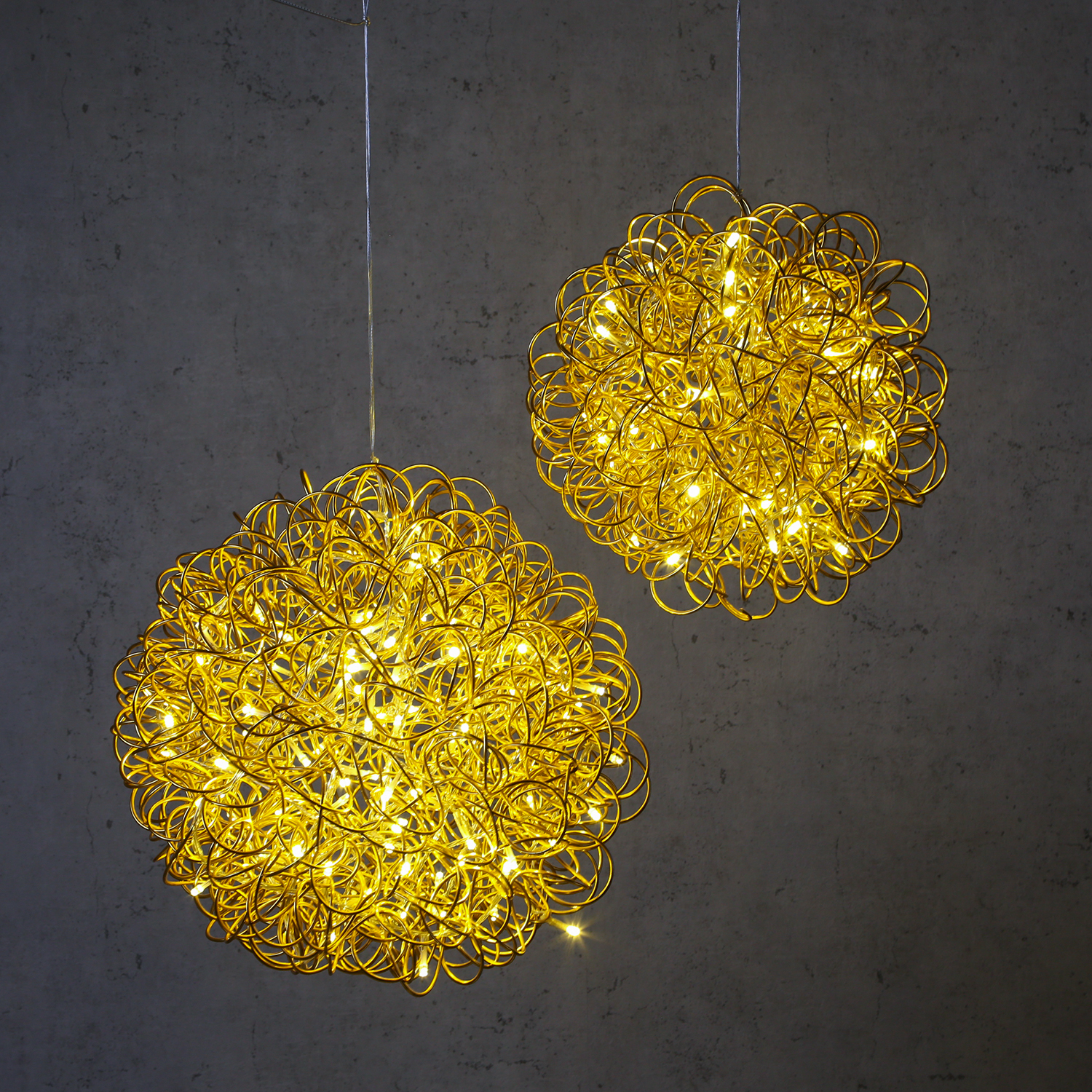 LED 3D Design Drahtkugel SPHERE - 100 warmweiße LED - D: 40cm - für Innen und Außen - gold