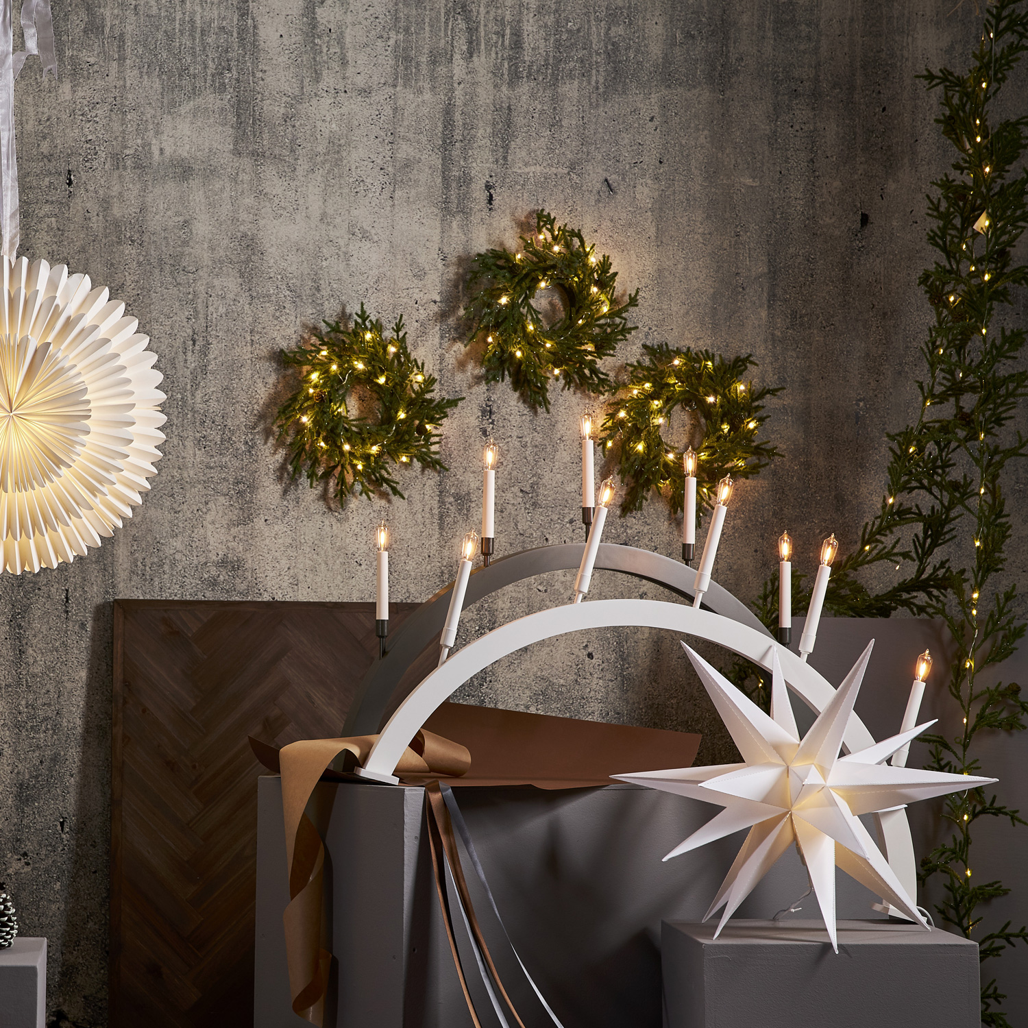 LED Outdoor 3D Stern "Alice" - hängend - 12 warmweiße LED - D: 60cm - Batterie - Timer - weiß