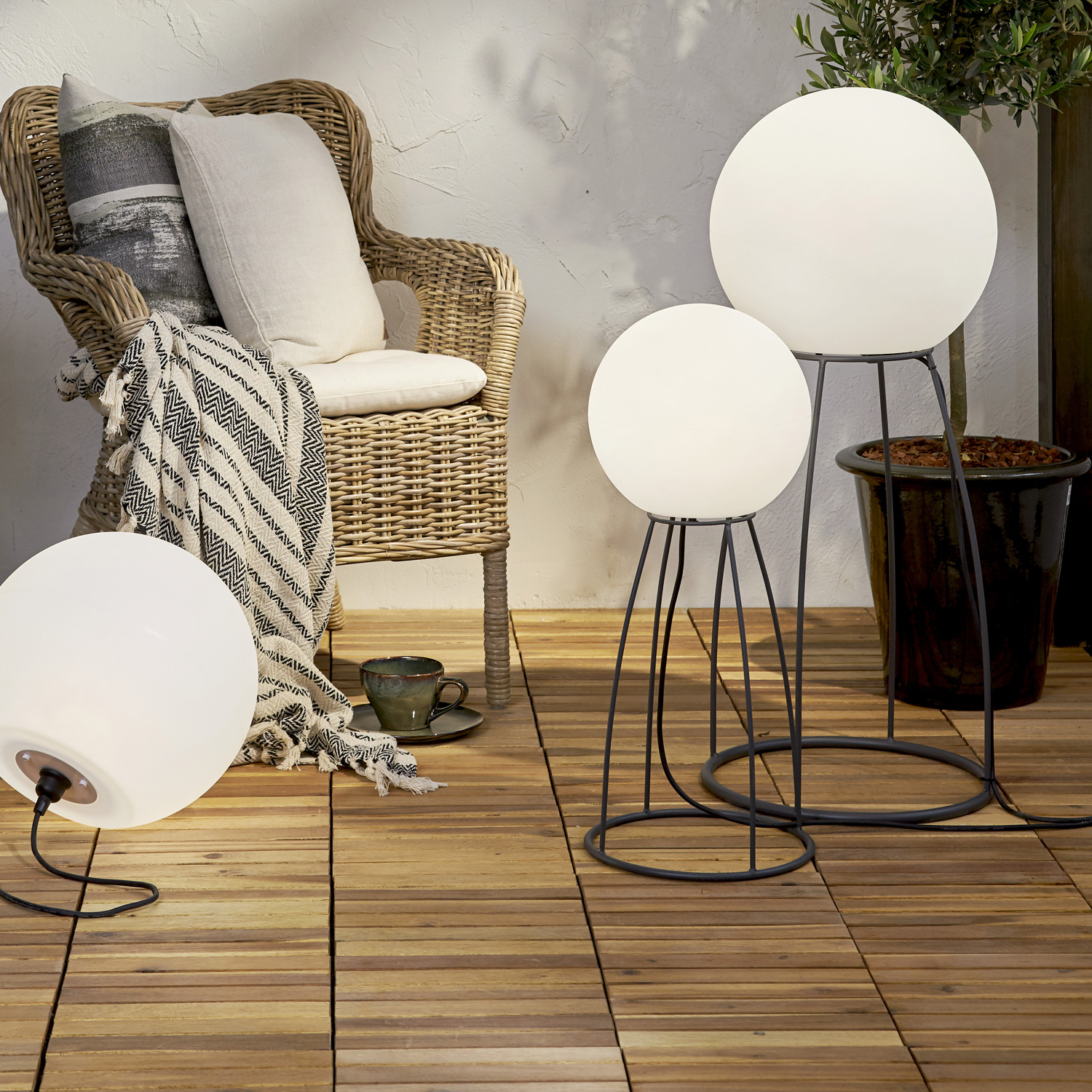 Beistelllampe/Gartenlampe "SIT" - outdoor IP65 - E27 Sockel - H: 70cm D: 29cm - max 23W - weiß