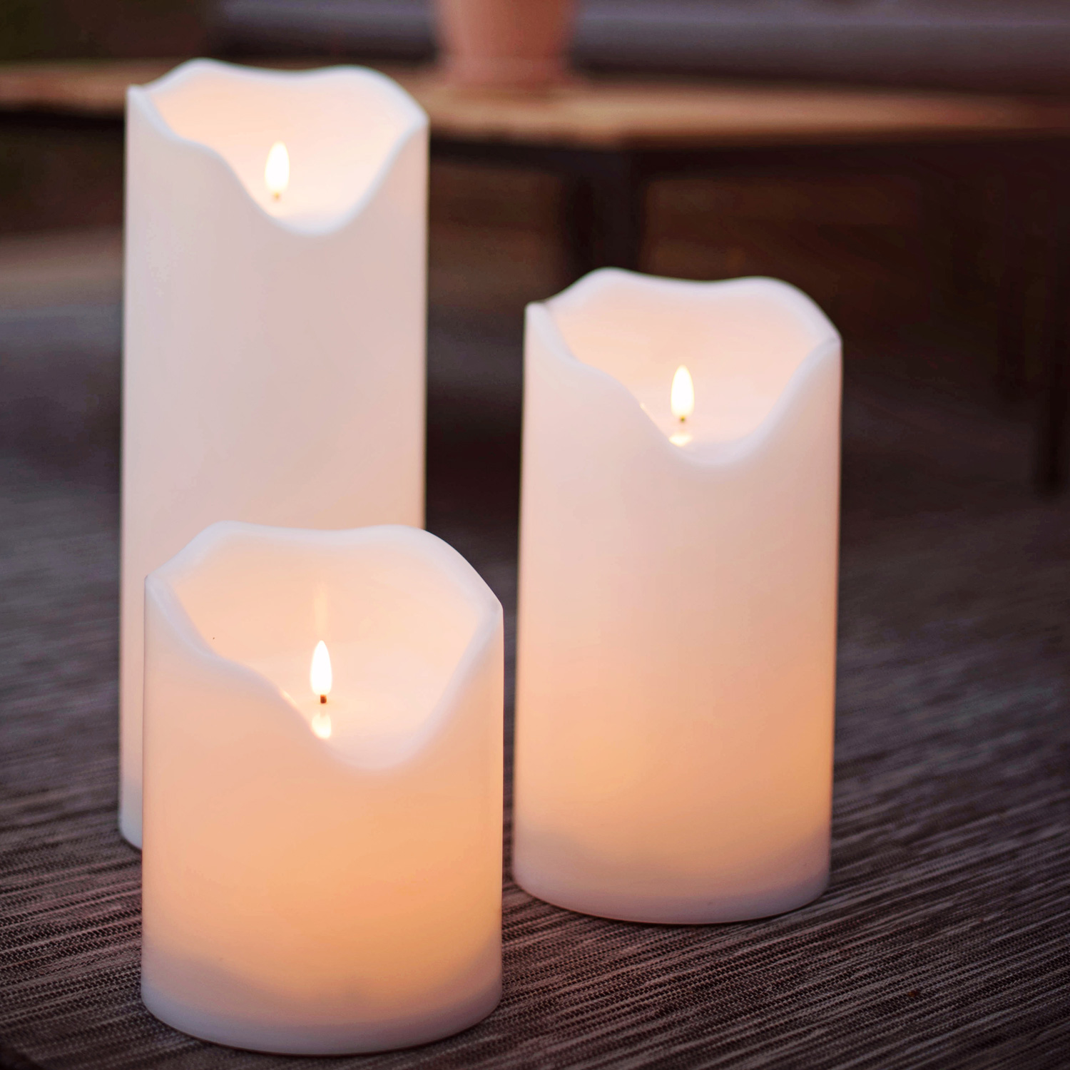 LED XXL Stumpenkerze Flamme - Kunststoff - flackernde 3D Flamme - H: 40cm - Timer - f. Außen - weiß LED XXL Stumpenkerze Flamme - Kunststoff - flackernde 3D Flamme - H: 40cm - Timer - f. Außen - weiß