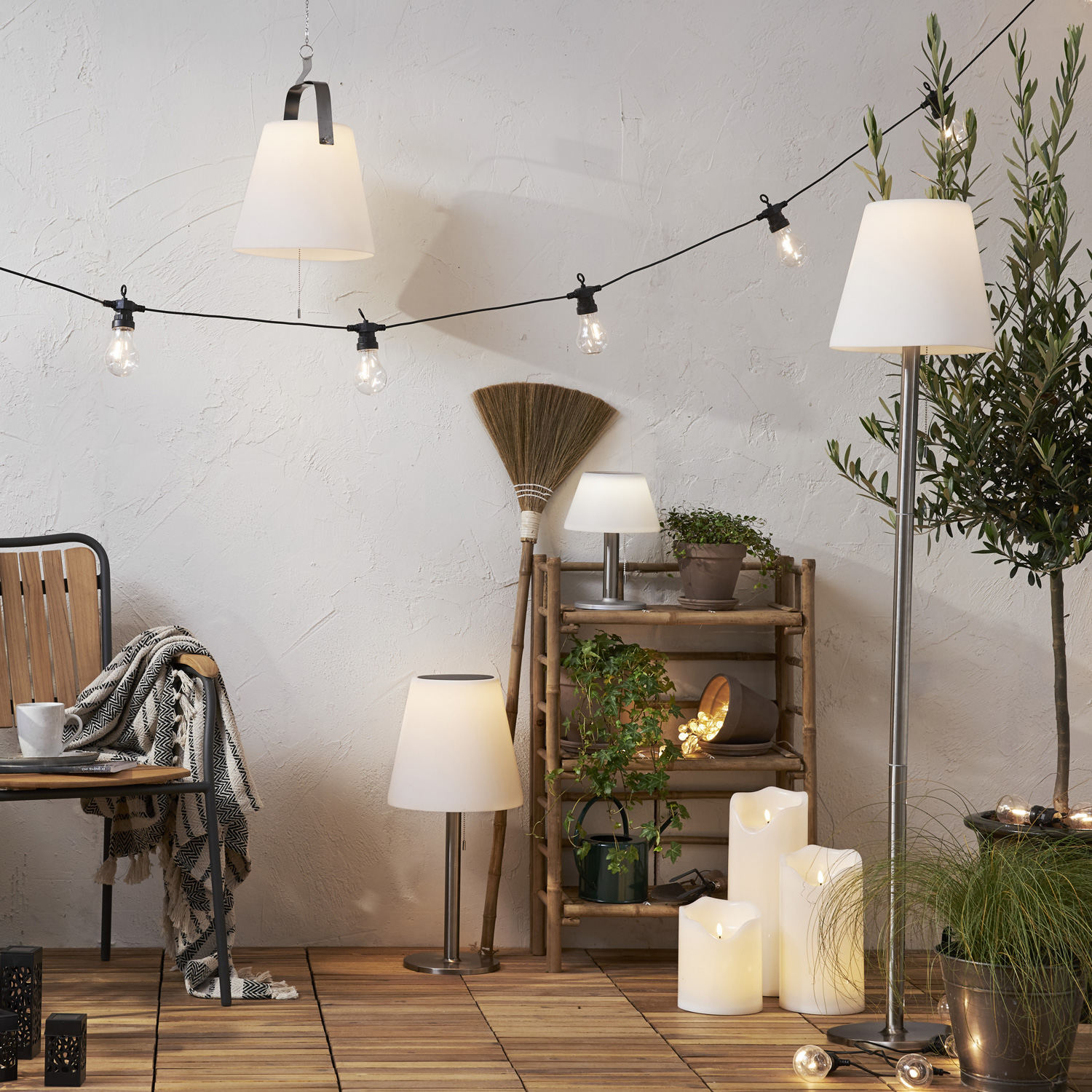 LED XXL Stumpenkerze Flamme - Kunststoff - flackernde 3D Flamme - H: 40cm - Timer - f. Außen - weiß LED XXL Stumpenkerze Flamme - Kunststoff - flackernde 3D Flamme - H: 40cm - Timer - f. Außen - weiß