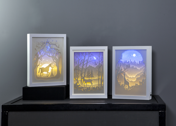 LED-Bild "Scenery"- Hirsch - Material: Kunststoff - weiss - 16 LED - mit Batterie oder Trafo - Timer