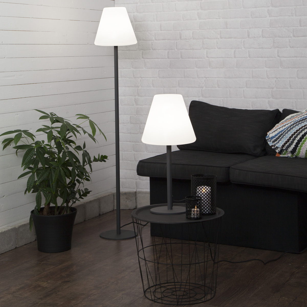 Garten-Beistelllampe/Tischlampe - H: 60cm - weißer 28cm Lampenschirm