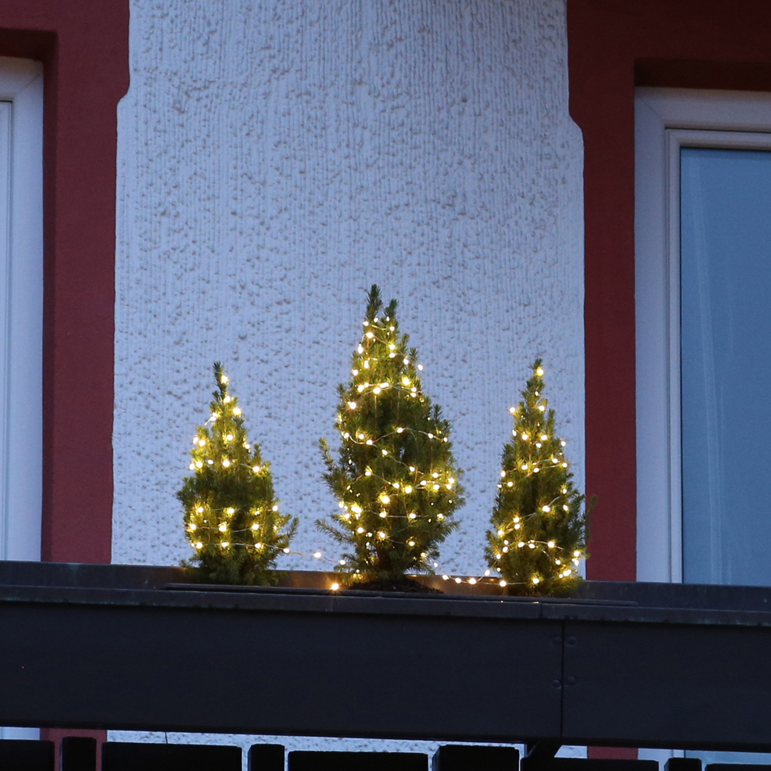 LED Lichterkette auf Kunststoffrad - 500 warmweiße LED - L: 50m - 8 Modi/ Timer - Innen/Außen