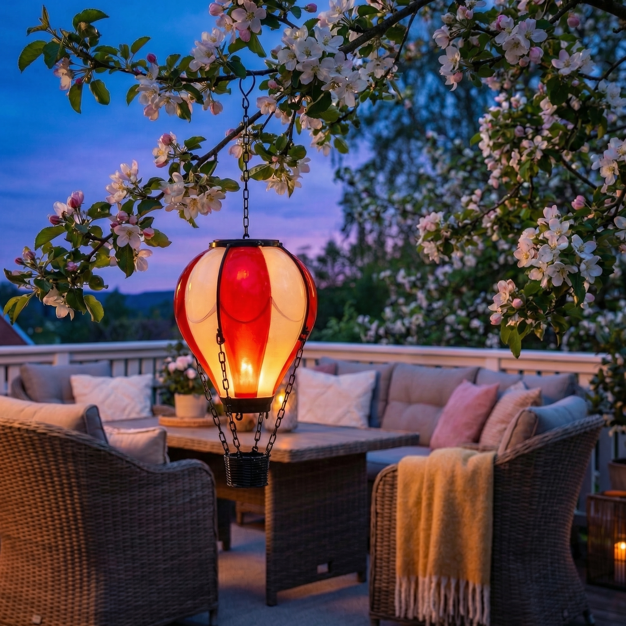 LED Solar Ballon - Heißluftballon mit Flammeneffekt - hängend - H: 25cm - Lichtsensor