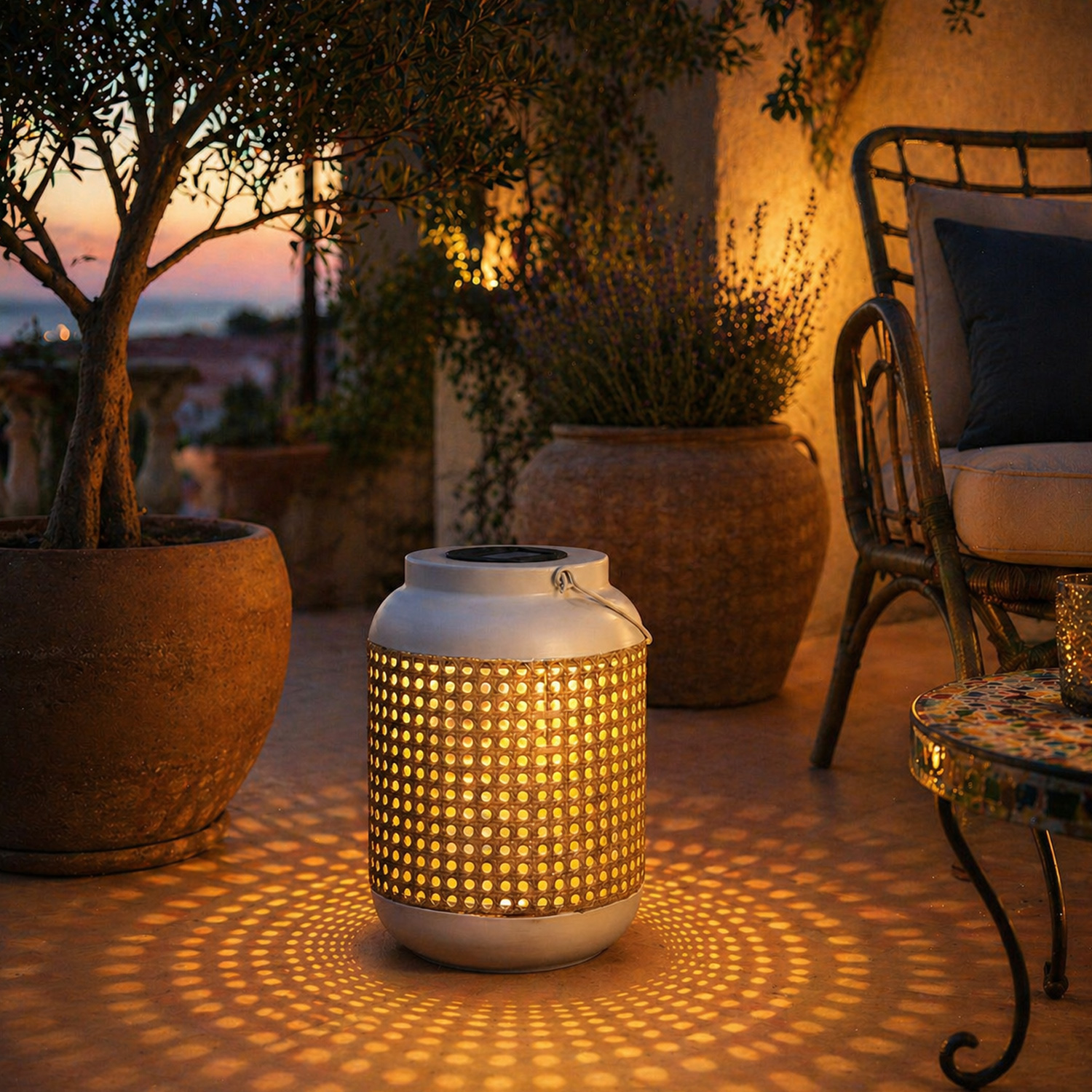 LED Solar Laterne - Bambus Optik - hängend/stehend - Metall - warmweiße LED - H: 28cm - weiß, braun