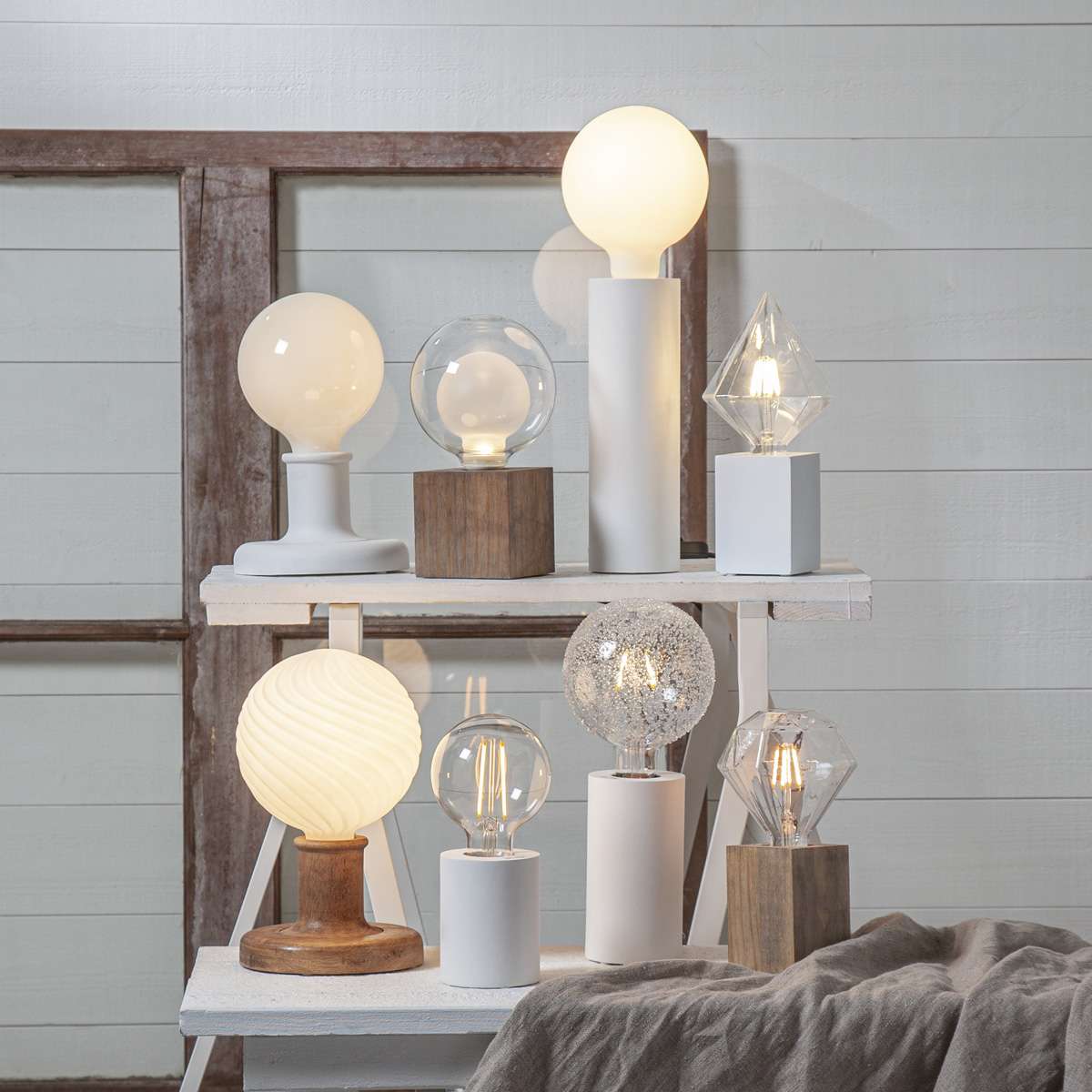 Lampenhalterung LYS - Tischleuchte - E27 - H: 10cm - stehend - Kabel mit Schalter - Holz - braun