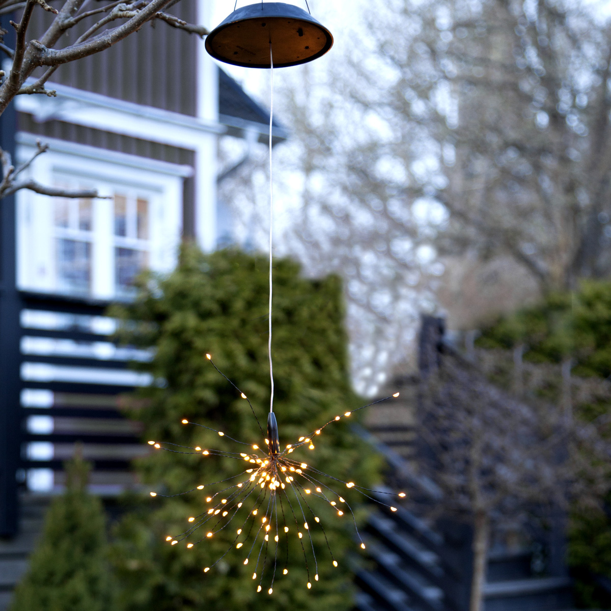 LED Solar Gartendeko "Firework" - 90 warmweiße LED - H: 45cm D: 26cm - Dämmerungssensor - hängend