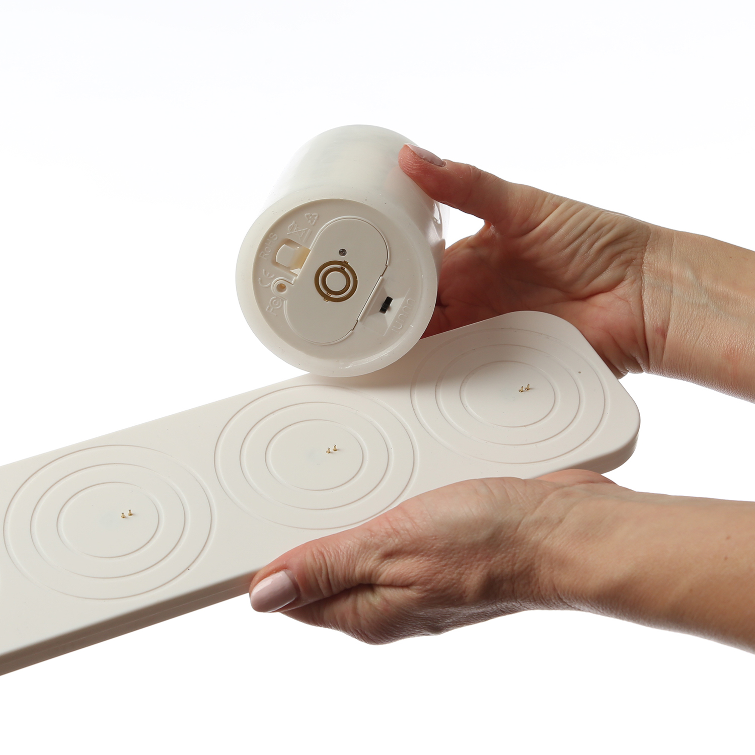 Uyuni Set 4x aufladbarer Akku inkl. Ladestaiton - für Echtwachs Kerzen von Piffany - Ersatz für 2xC