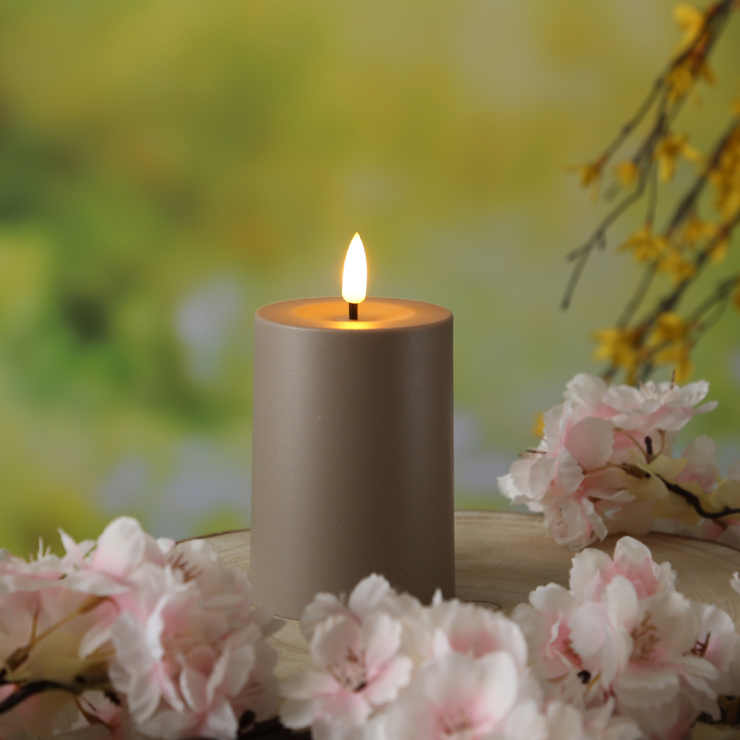 LED Solar Kerze - Outdoorkerze - H: 10cm, D: 7cm - Dämmerungssensor - für Außen - grau