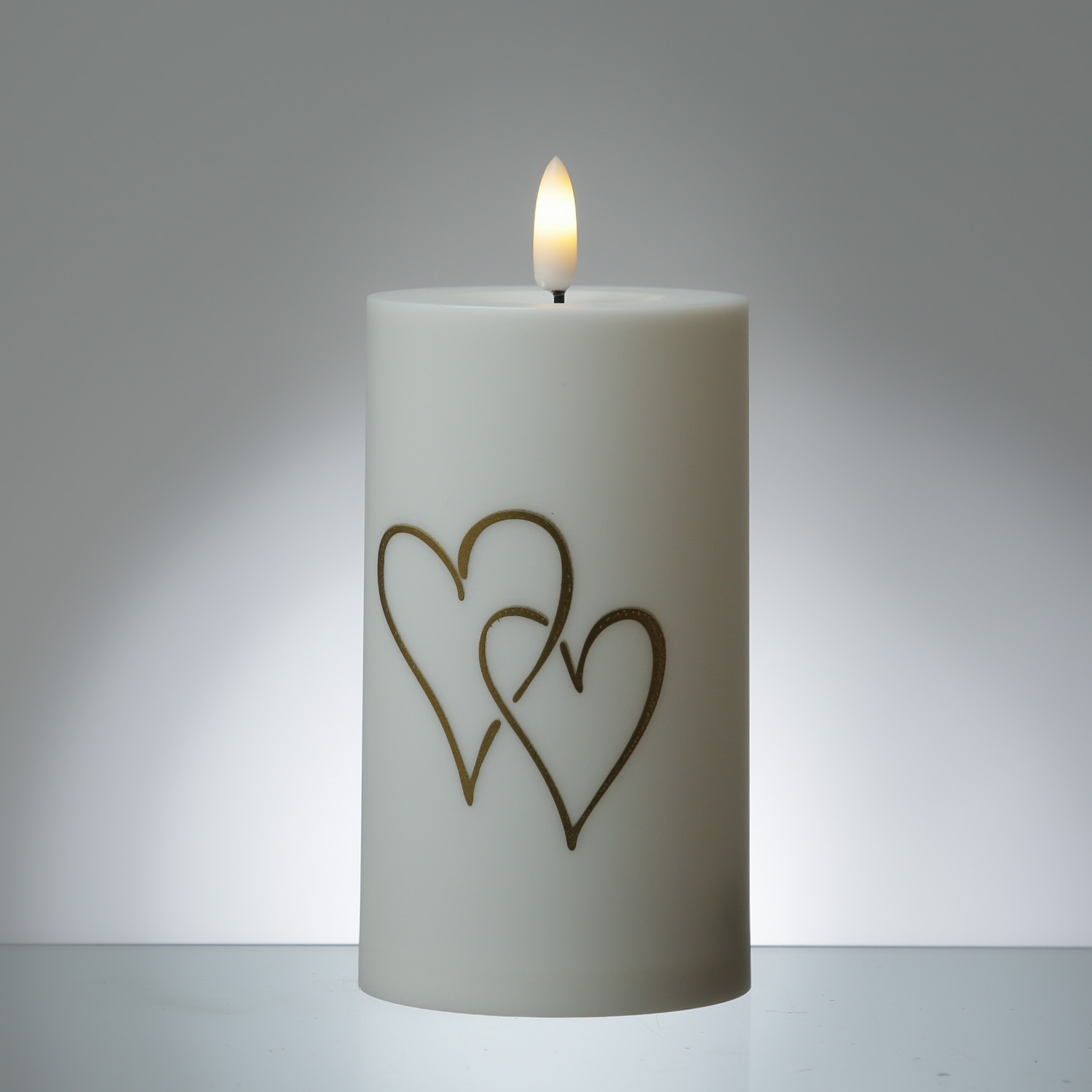 LED Kerze goldene Herzen - Kunststoff - H: 15cm - D: 7cm - Timer/Sensor - für Innen/Außen - weiß