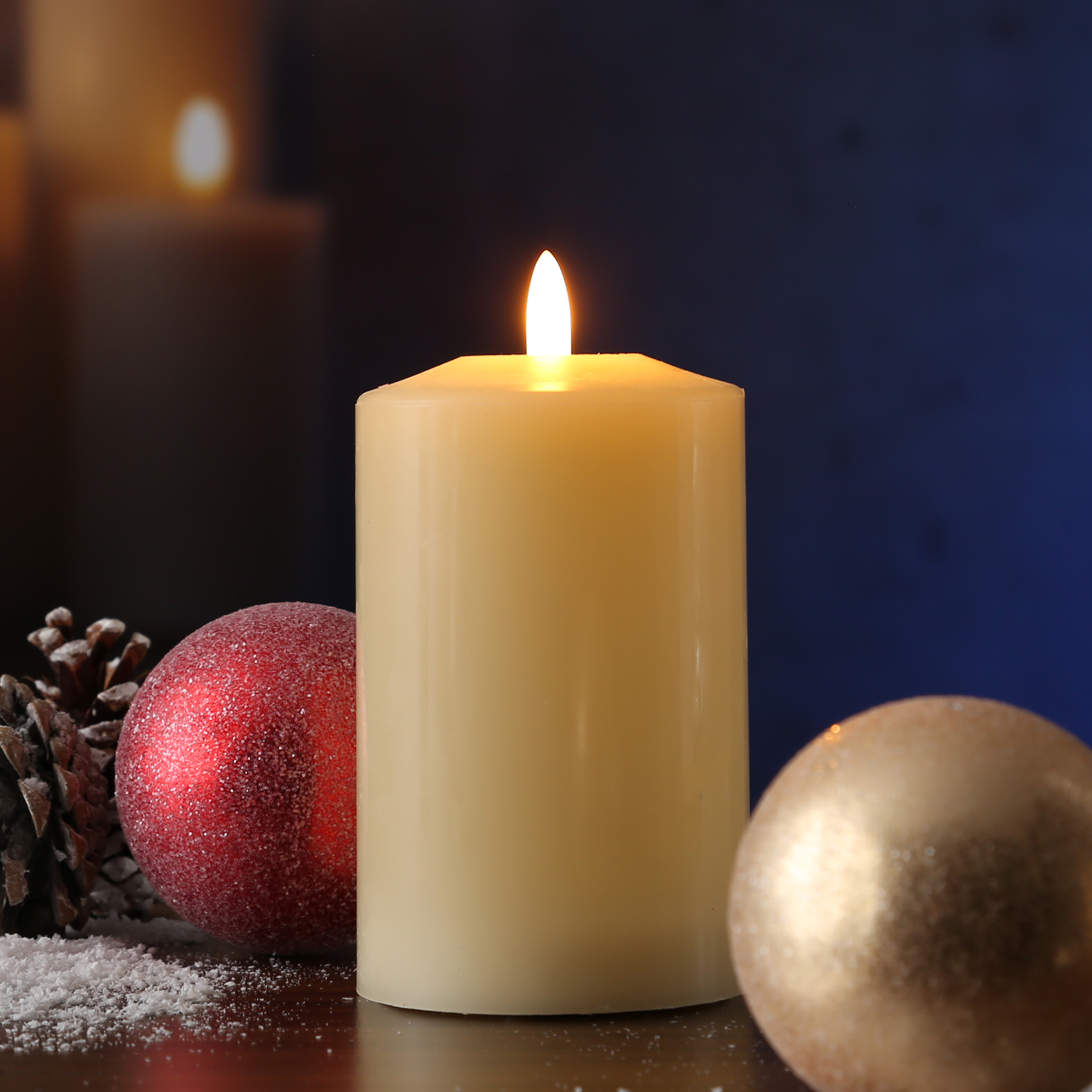 LED Stumpenkerze Flamme - Echtwachs - flackernde 3D Flamme - H: 14cm - Batterie - Timer - creme