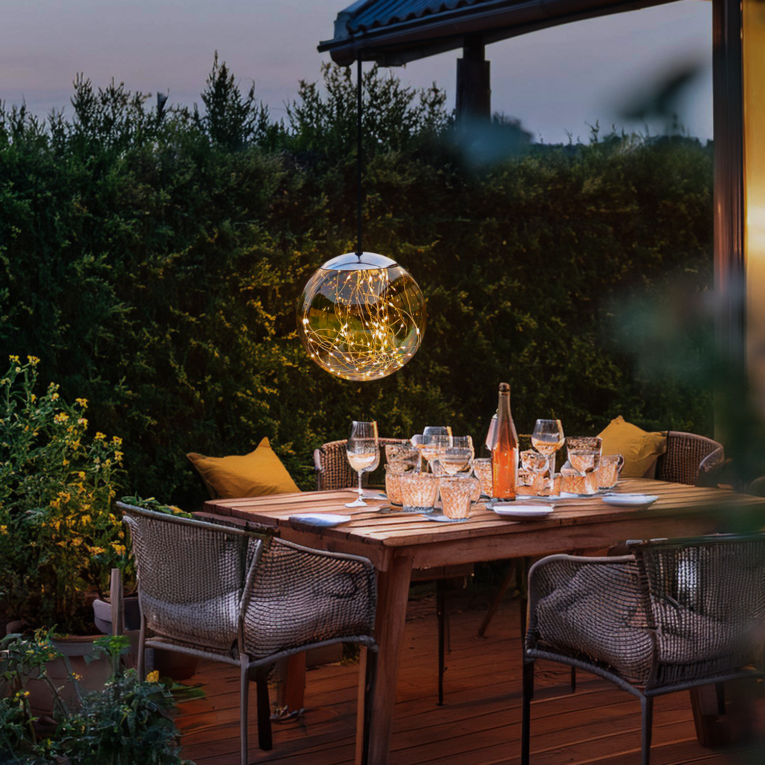 LED Lichterkugel mit Drahtlichterkette - hängend - 140 warmweiße LED - D: 30cm - f. Innen/Außen