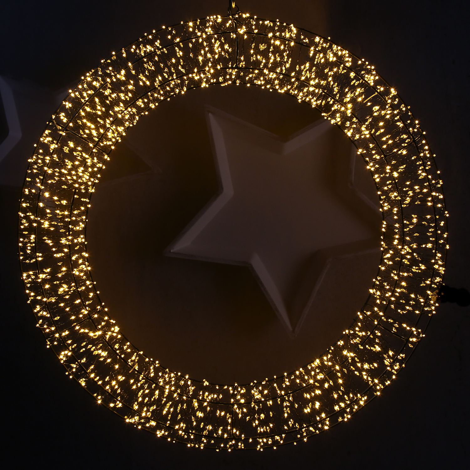 XXL LED Kranz abgeflacht - Lichterkranz mit 2200 bernstein LED - D:60cm - 8Modi/Timer - Innen/Außen