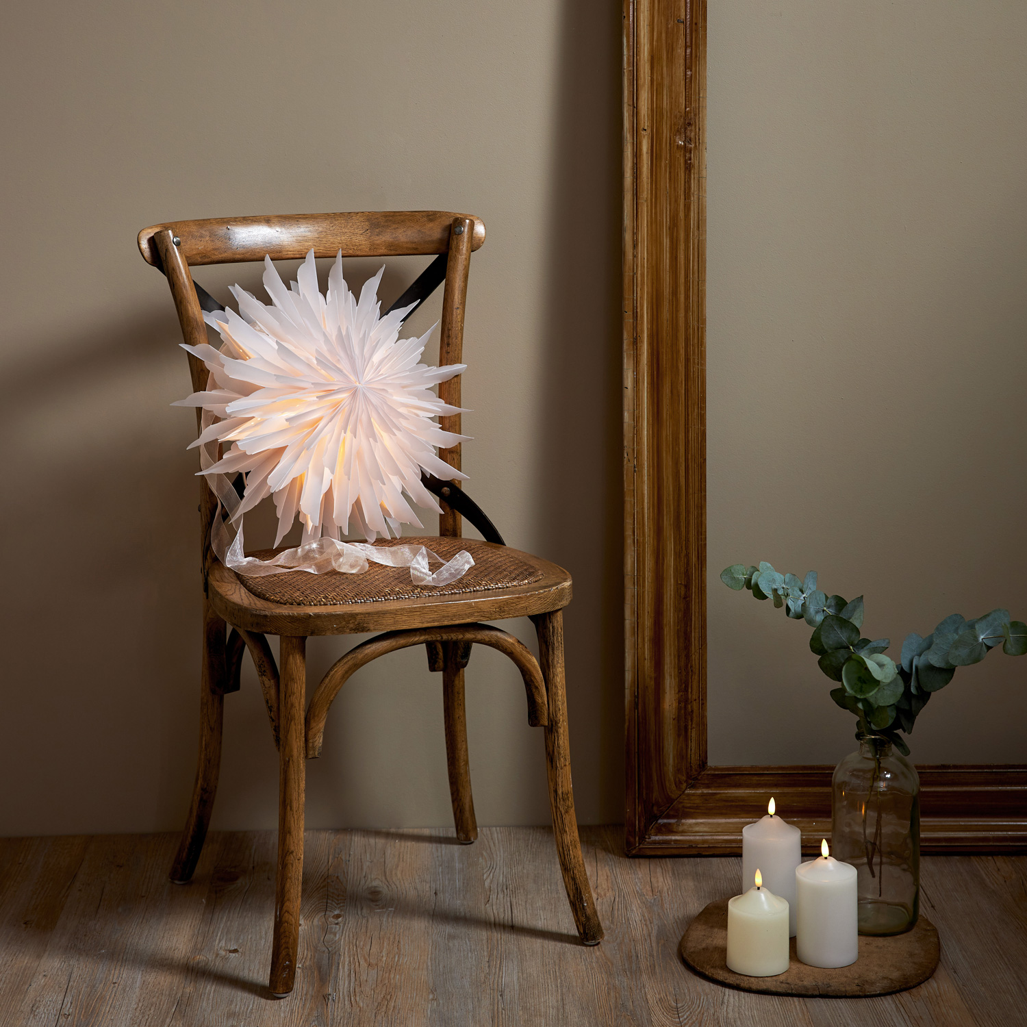 Papierstern EISBLUME - hängend - D: 40cm - mit Band - weiß