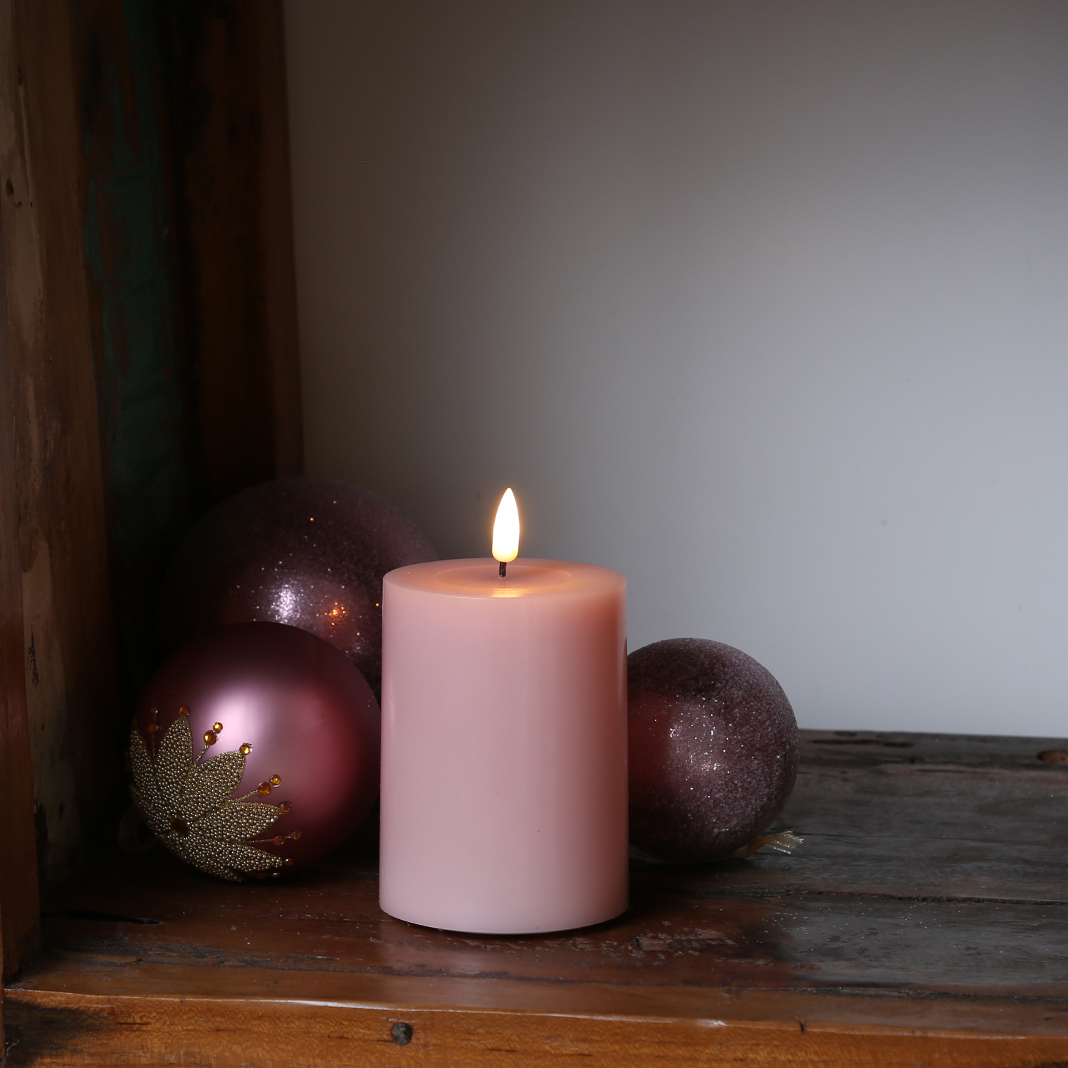 LED Stumpenkerze MIA - Echtwachs - realistische 3D Flamme - H: 10cm - Batteriebetrieb - rosa