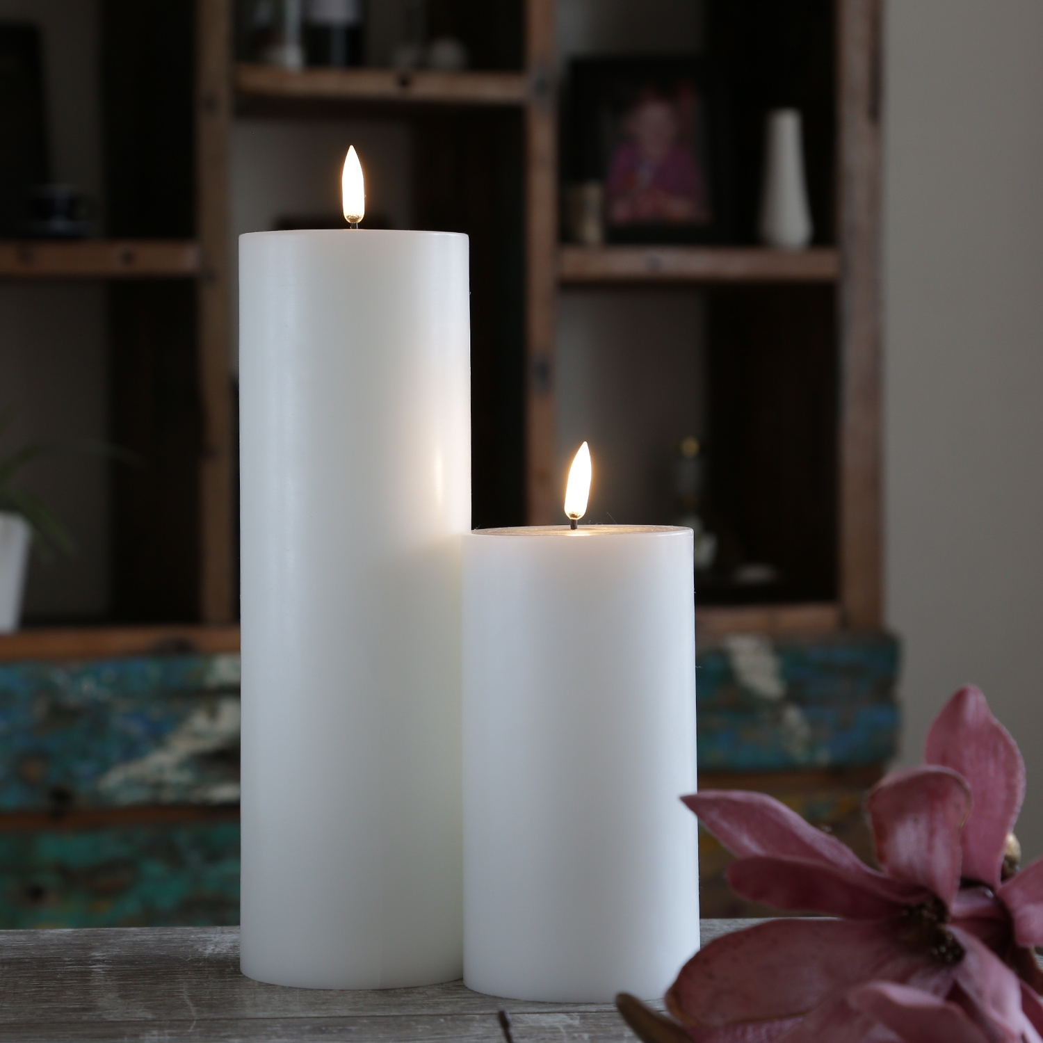 LED Kerze THEA - Echtwachs - 3D Flamme - H: 15cm - D: 7,8cm - Timer - bis zu 1000 Std. - weiß