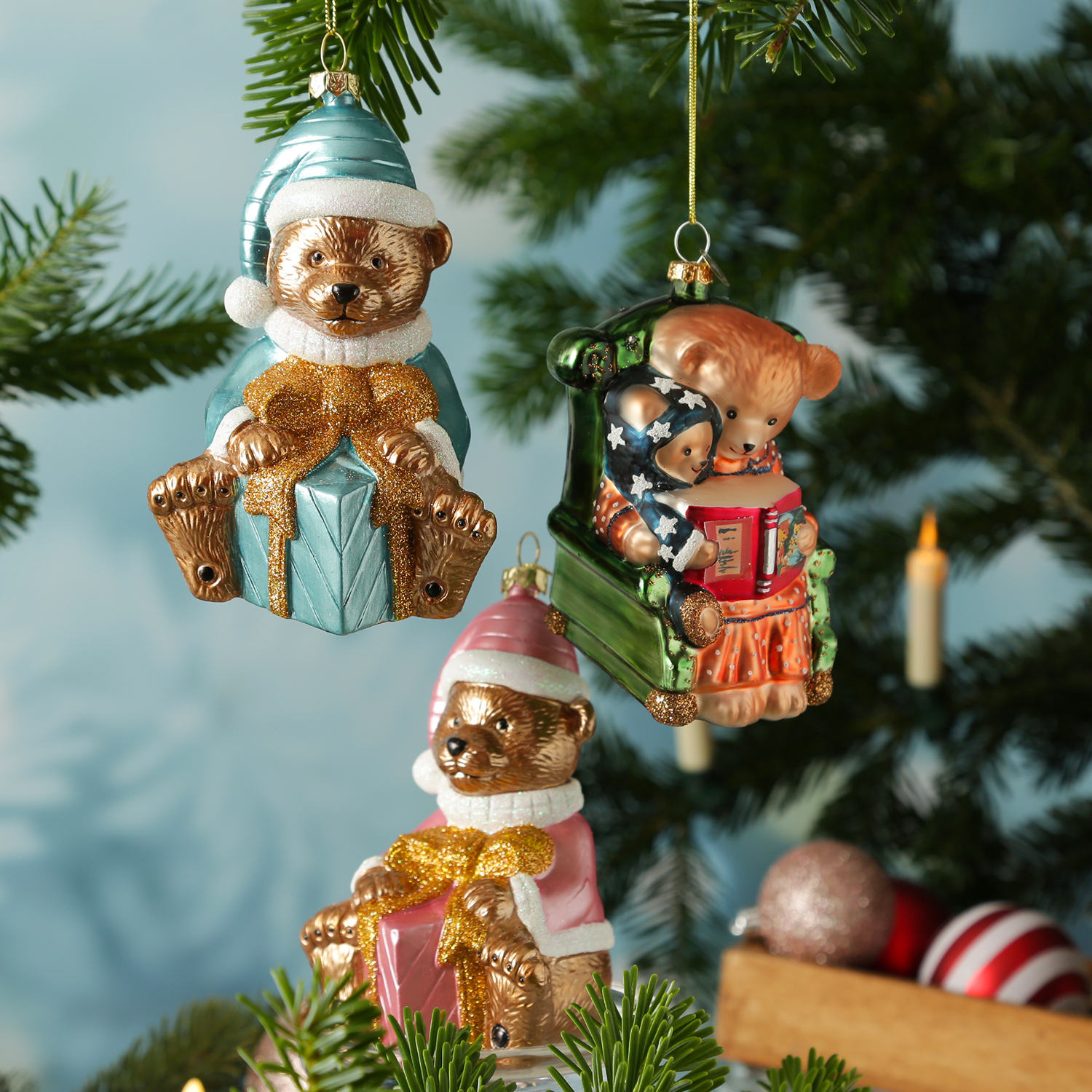 Weihnachtsbaumschmuck Teddybär mit Geschenk - Christbaumschmuck - Kunststoff - H: 13cm