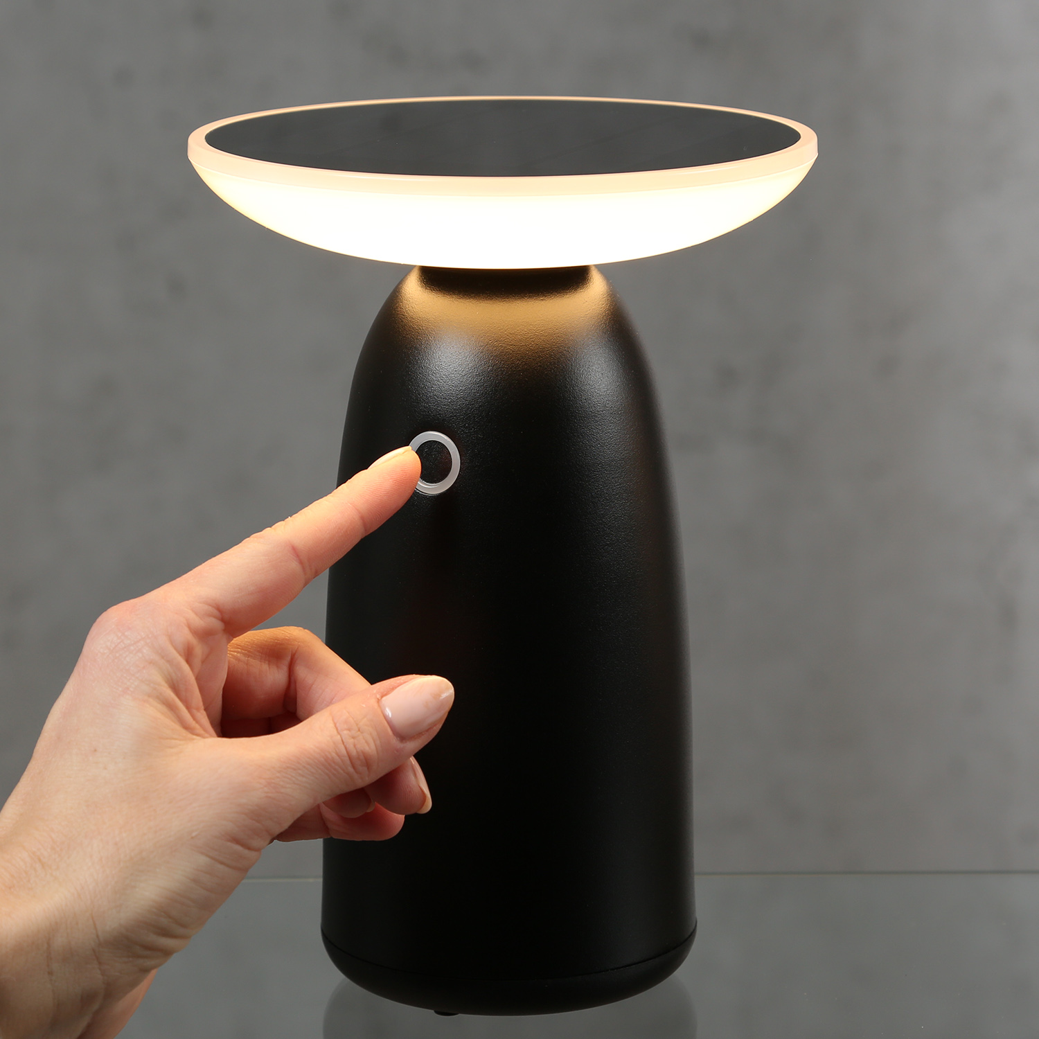 LED Solar Garten Tischleuchte - 3 Helligkeitsstufen - H: 22cm - Lichtsensor - für Außen - schwarz