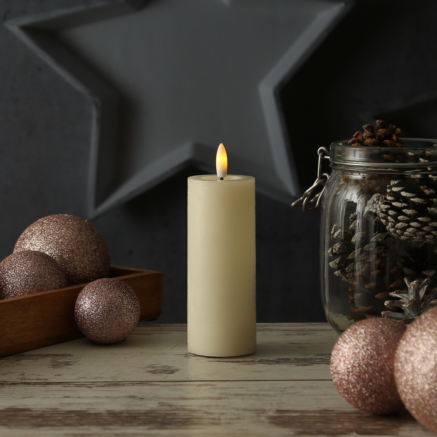 LED Kerze LINA - Rustik-Optik - Echtwachs - H: 12,5cm - D: 5cm - Batterie - Timer - creme