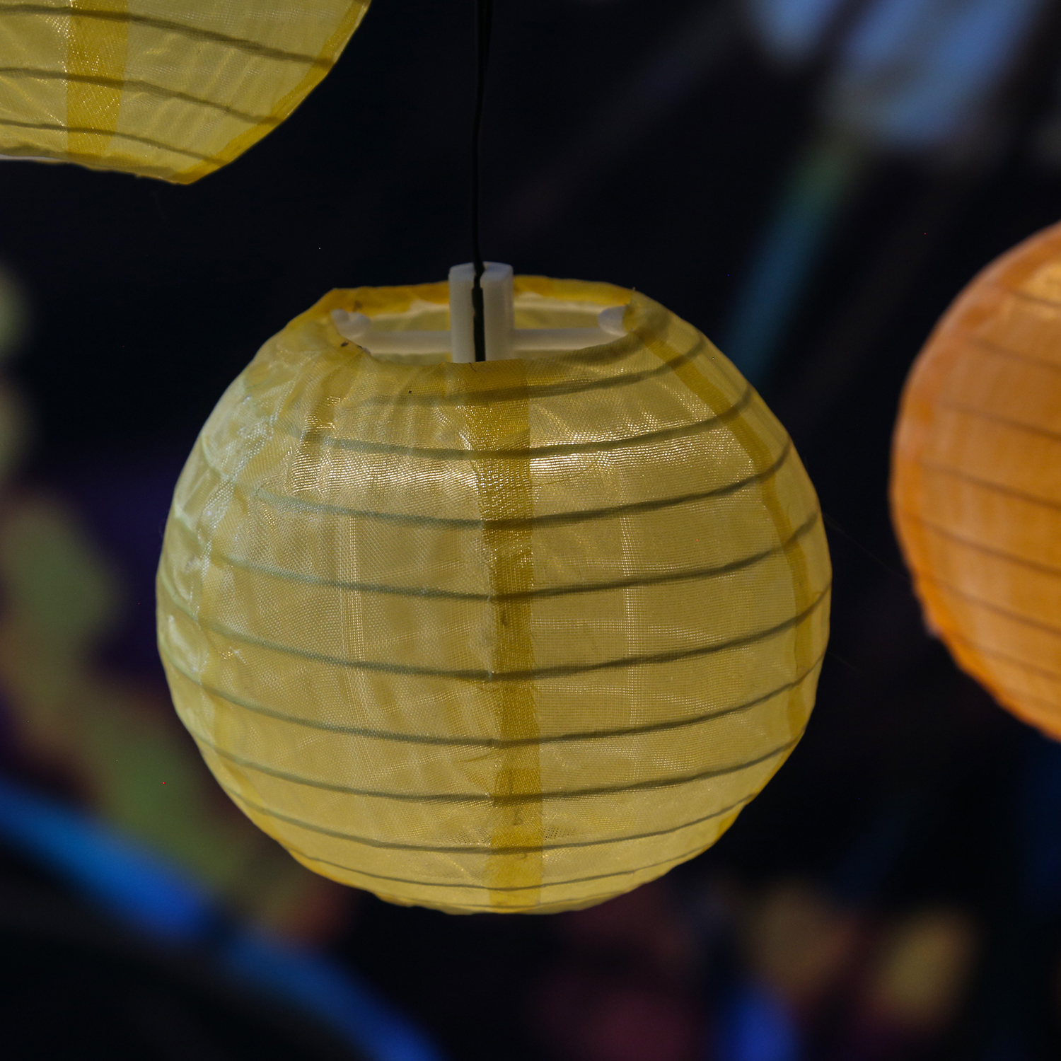 LED Solar Lichterkette LAMPION - 10 warmweiße LED - L: 4,5m - D: 10cm - Lichtsensor - bunt