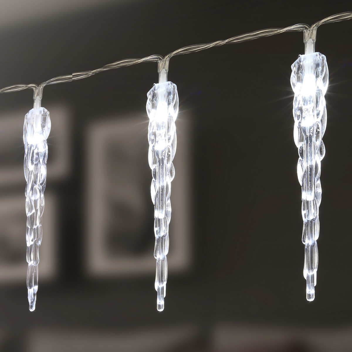 LED Eiszapfen-Lichterkette - Weihnachtsdeko - 20 kaltweiße LED - Timer - Batterie - transparent