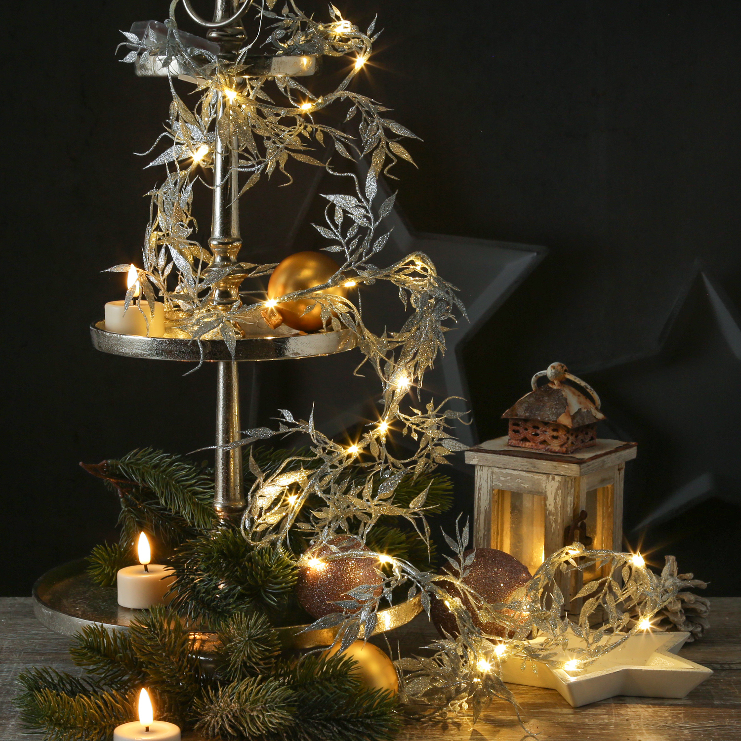LED Drahtlichterkette Tannenbaum - mit Glöckchen - 20 warmweiße LED - L: 1,9m - Timer