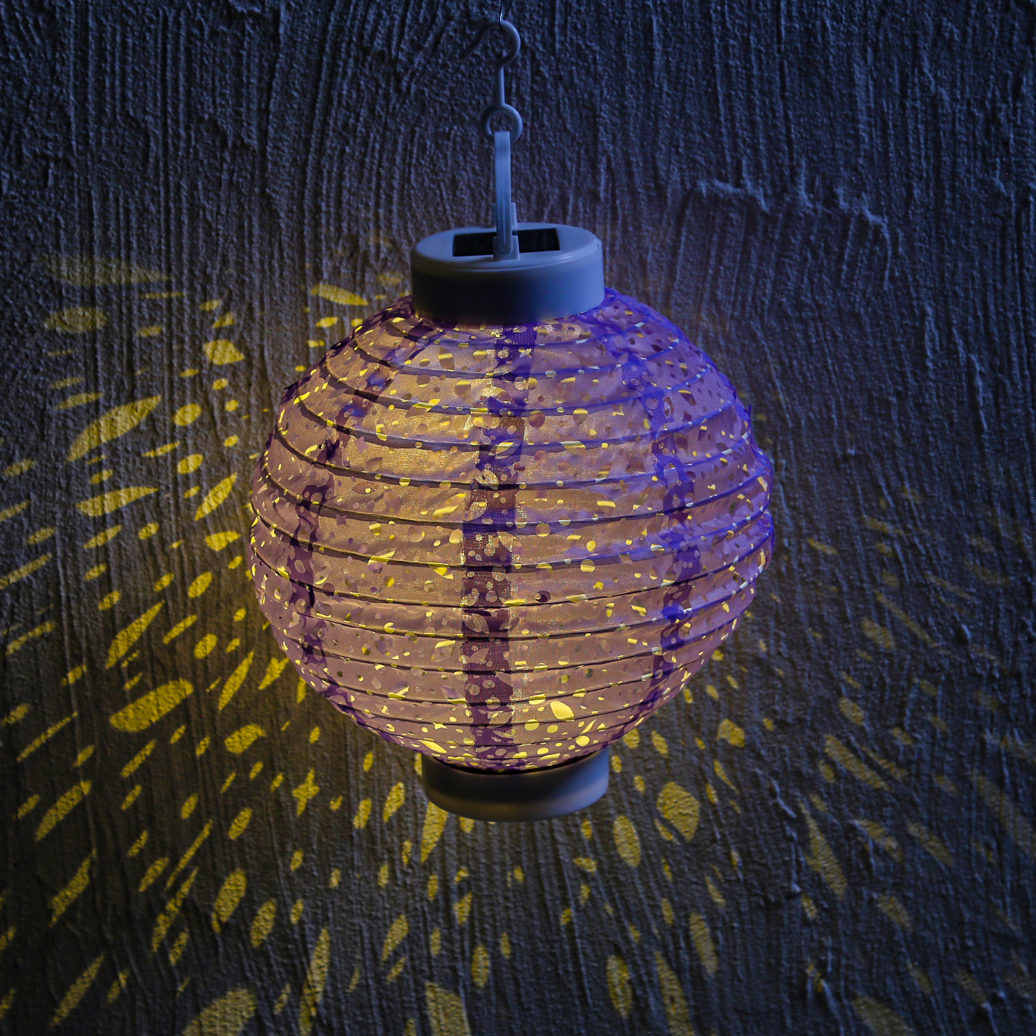 LED Solar Lampion - mit Muster - warmweiße LED - H: 23cm - D: 20cm - Lichtsensor - lila