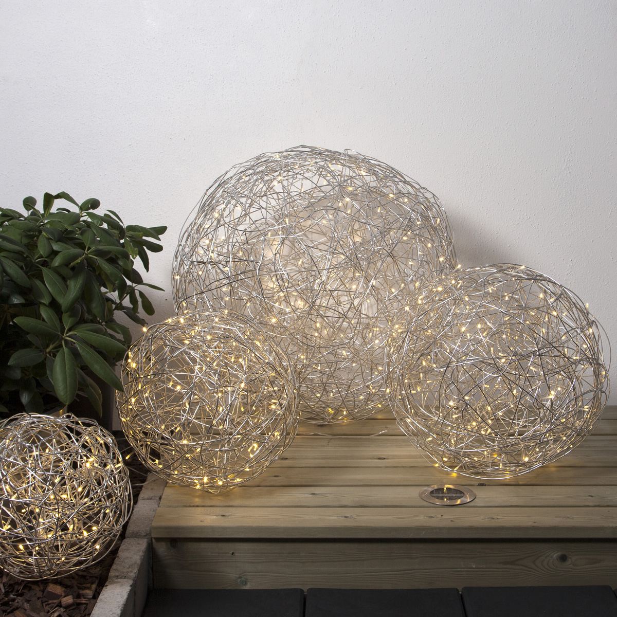 LED 3D Designkugel - D: 30cm - 50 warmweiße LED - Indoor & Outdoor - aus Silberdraht