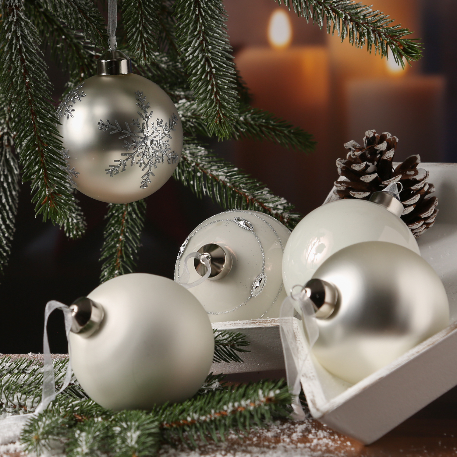 Christbaumkugel - Weihnachtsbaumkugel - Glas - D: 8cm - glänzend und matt - silber, weiß - 6er Set