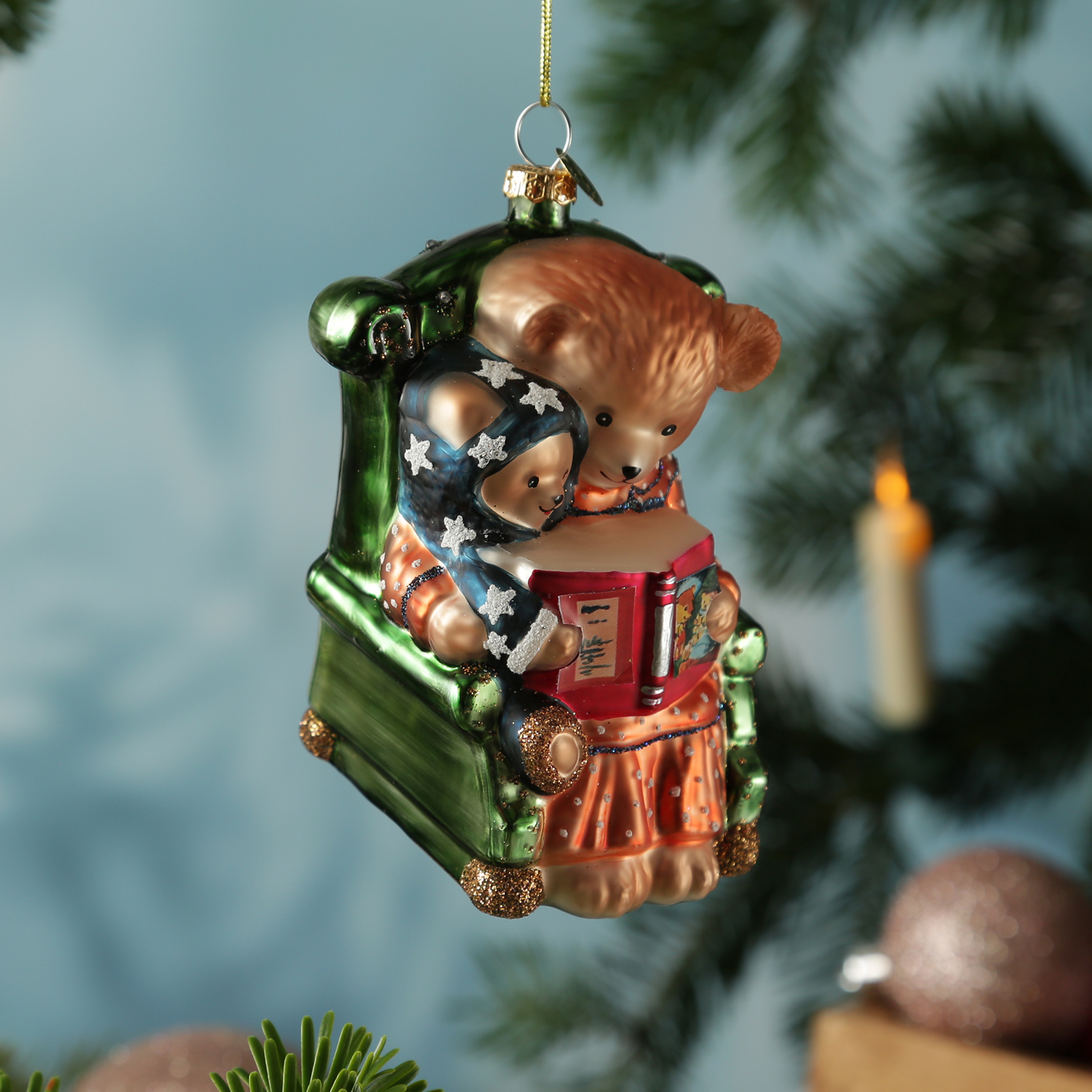 Weihnachtsbaumschmuck Teddybär im Lesesessel - Christbaumschmuck - Glas - H: 10cm