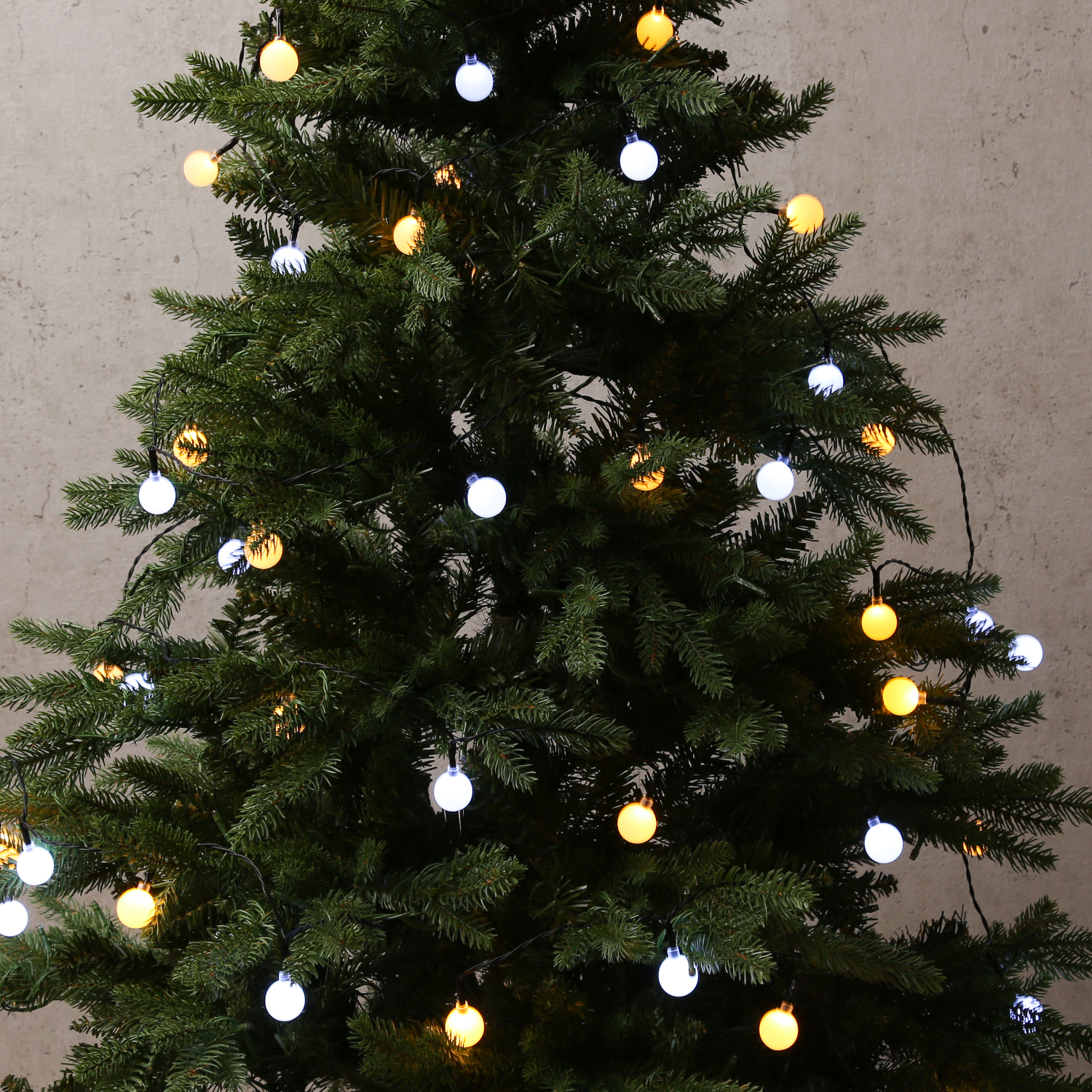 LED Lichterkette BERRY - 50 warmweiße/kaltweiße opale Kugeln - L: 7,35m - Timer - für Außen