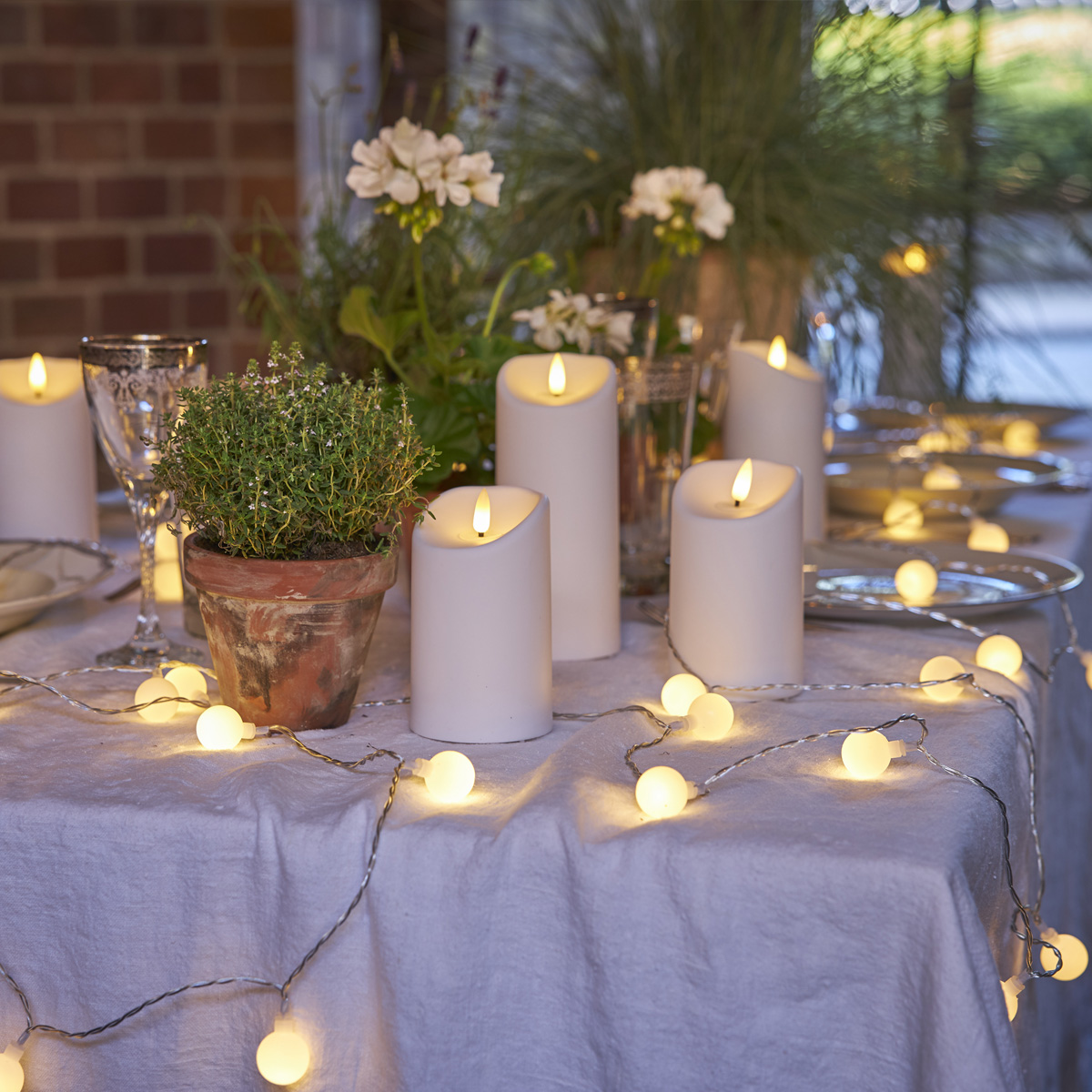 LED Lichterkette "Berry" - 50 warmweiße, opale LED - L: 7,35m - transparentes Kabel - Outdoor