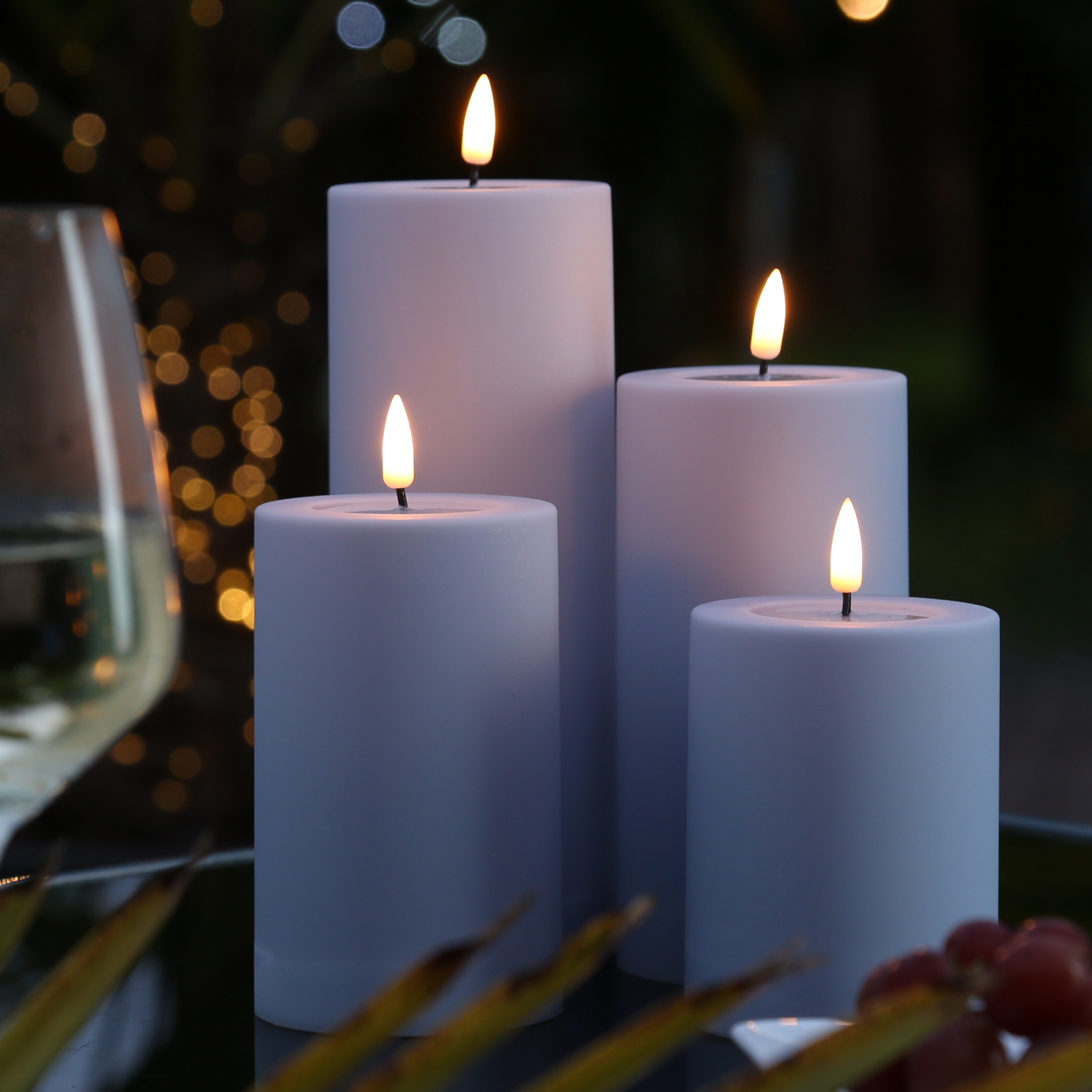 LED Stumpenkerze MIA - Kunststoff - realistische 3D Flamme - H: 10cm - outdoor - pastellblau